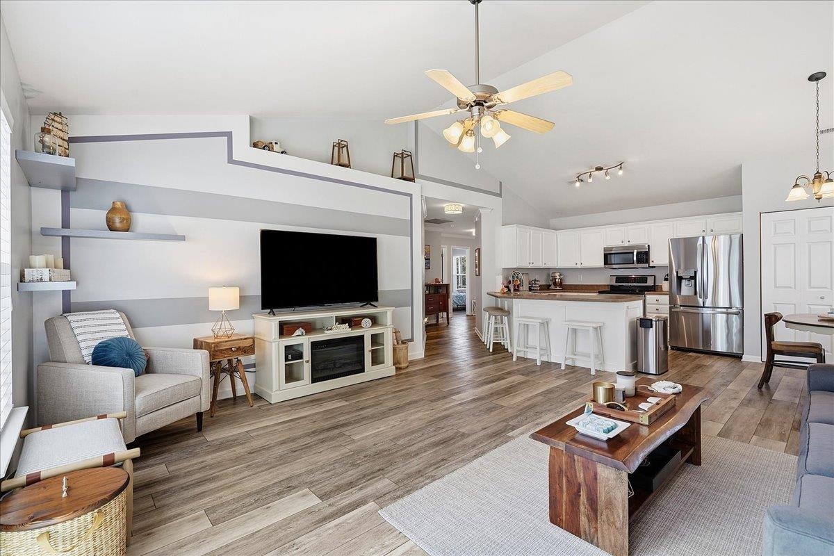 2 Jessica Way Property Photo 8
