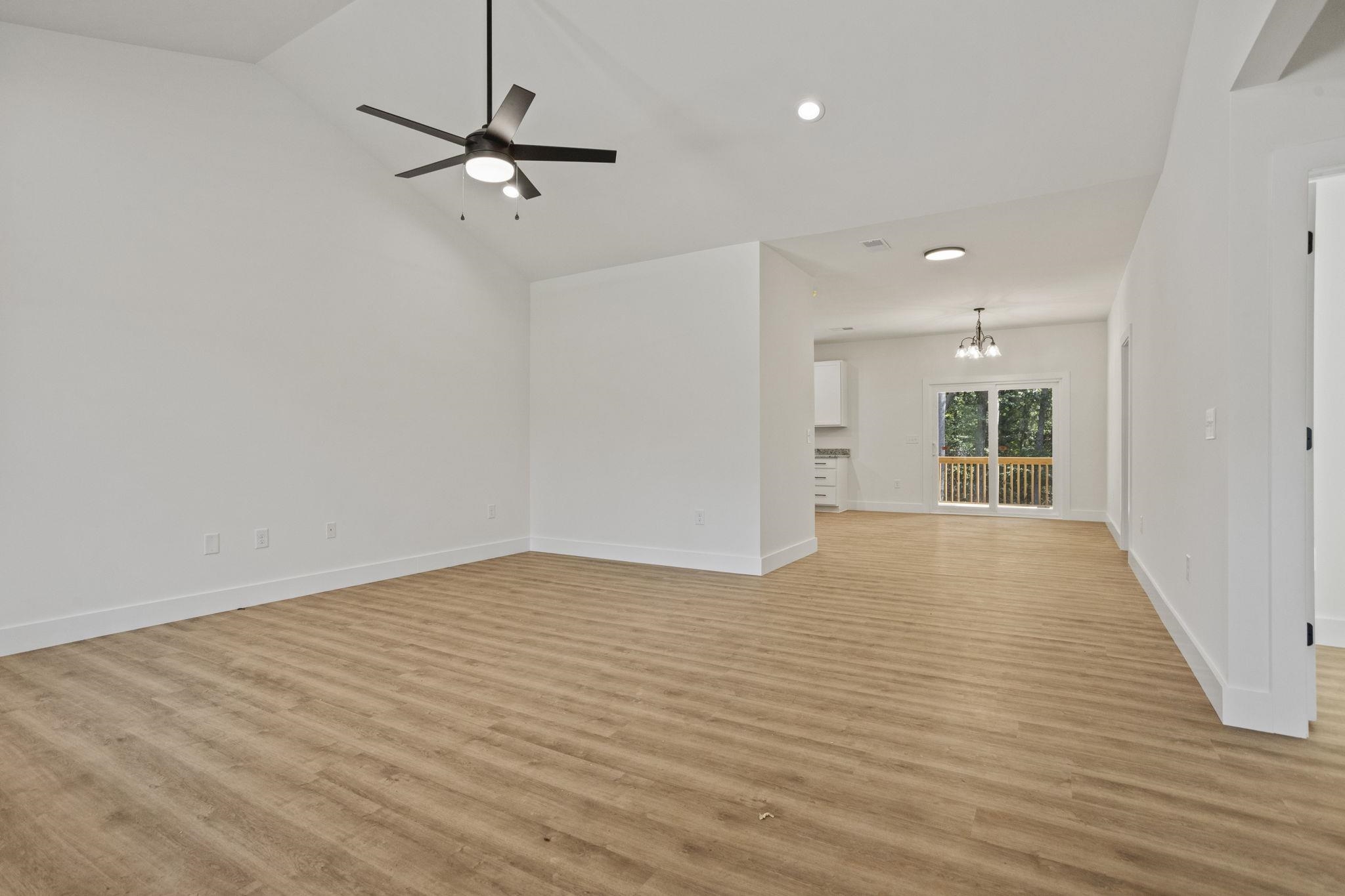 171 Easy Street Property Photo 2