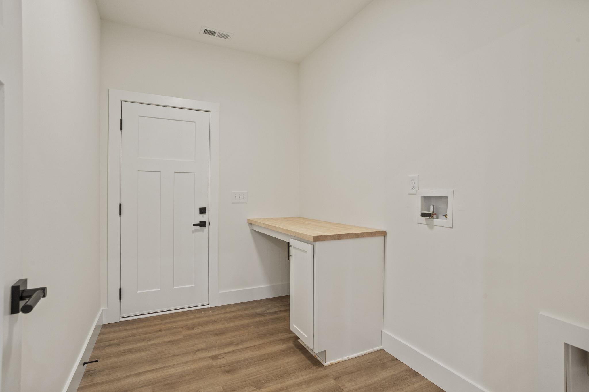 171 Easy Street Property Photo 11