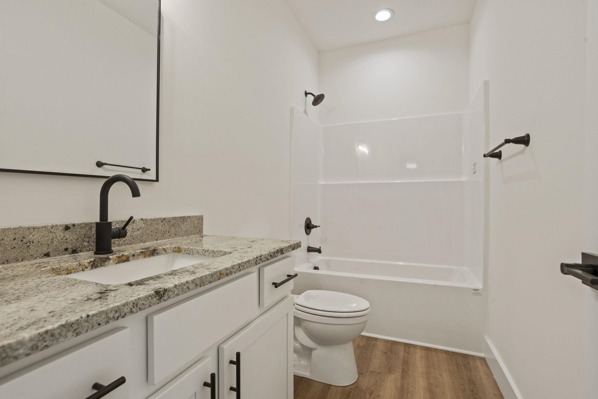 171 Easy Street Property Photo 15