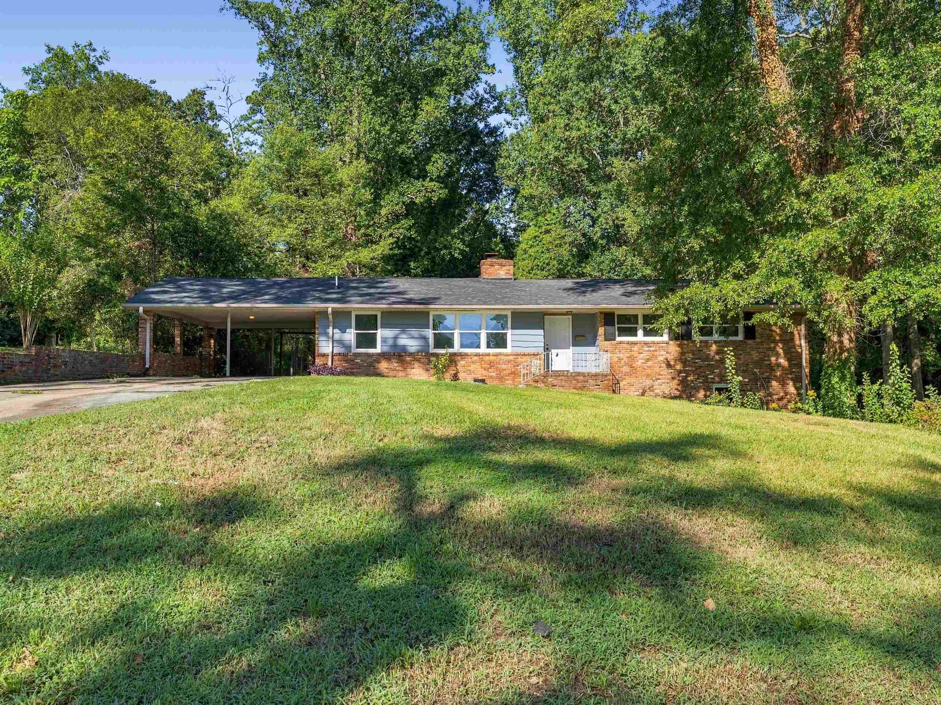336 Weblin Street Property Photo 3