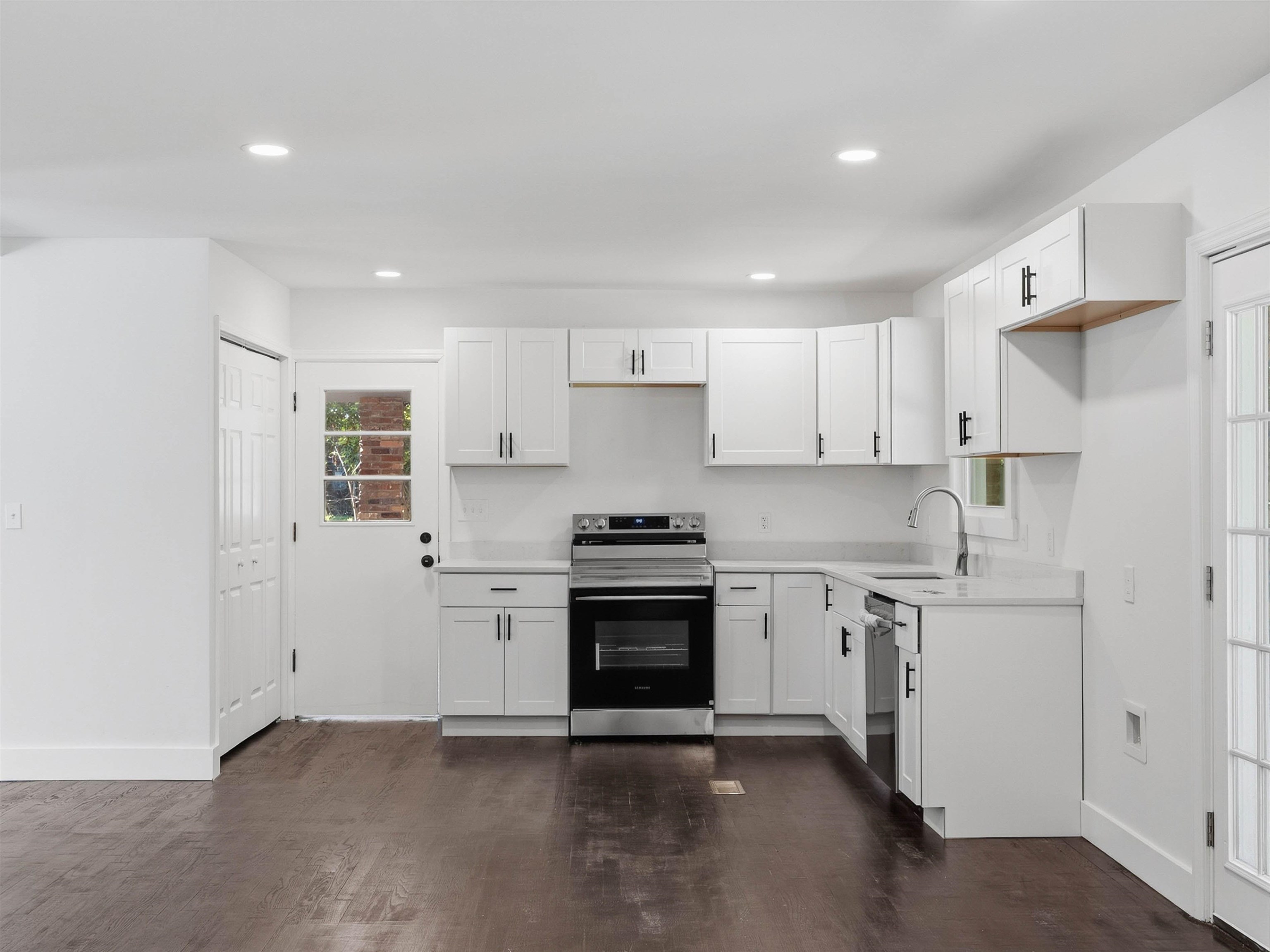 336 Weblin Street Property Photo 12