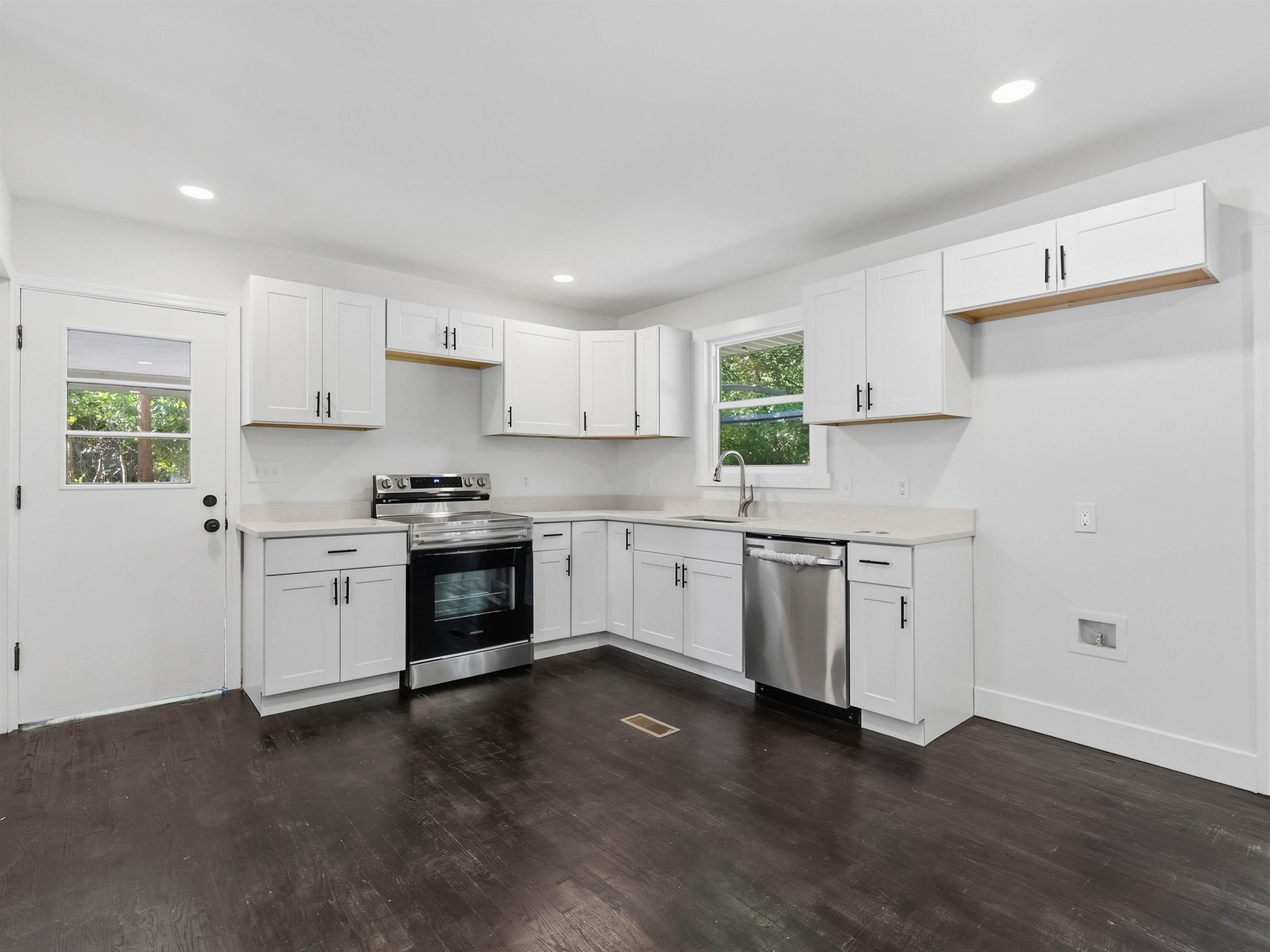 336 Weblin Street Property Photo 13