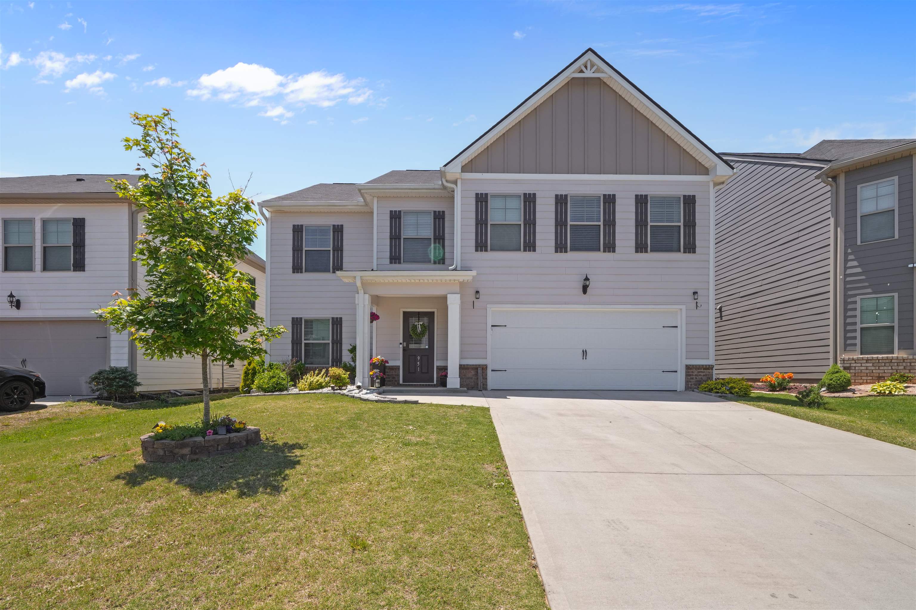 951 Equine Drive Property Photo 1