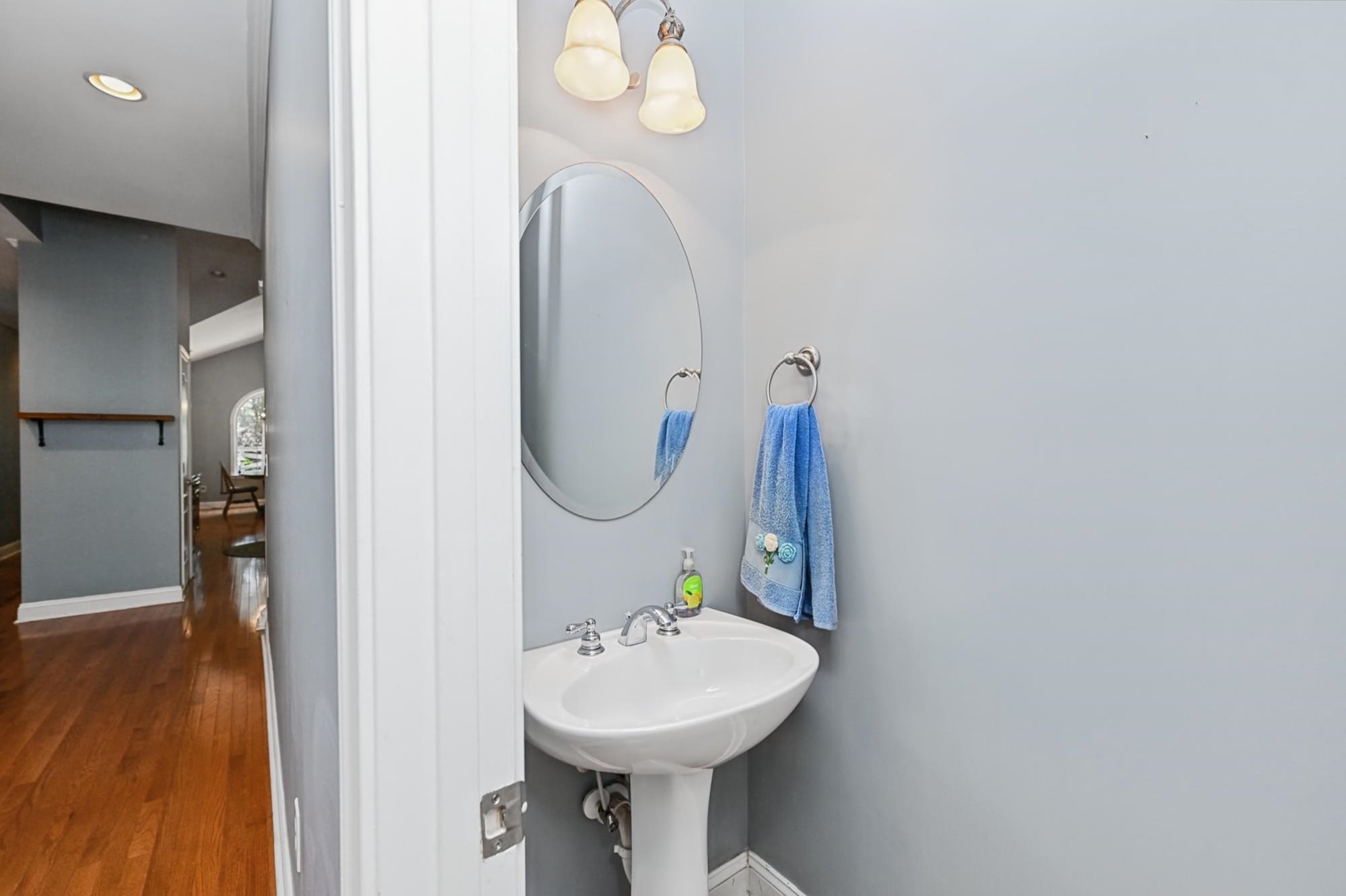 300 Gladstone Way Property Photo 18