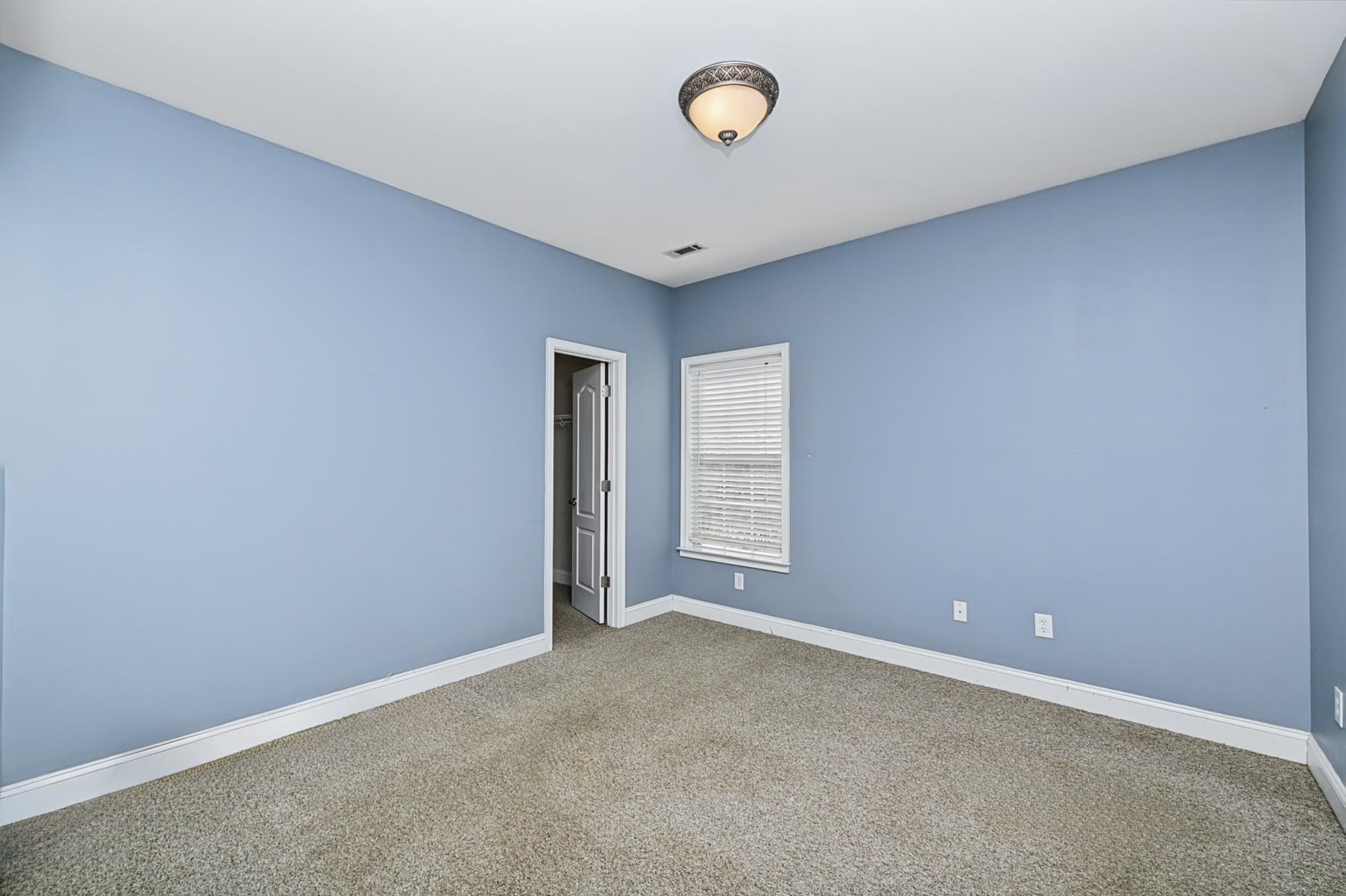 300 Gladstone Way Property Photo 25