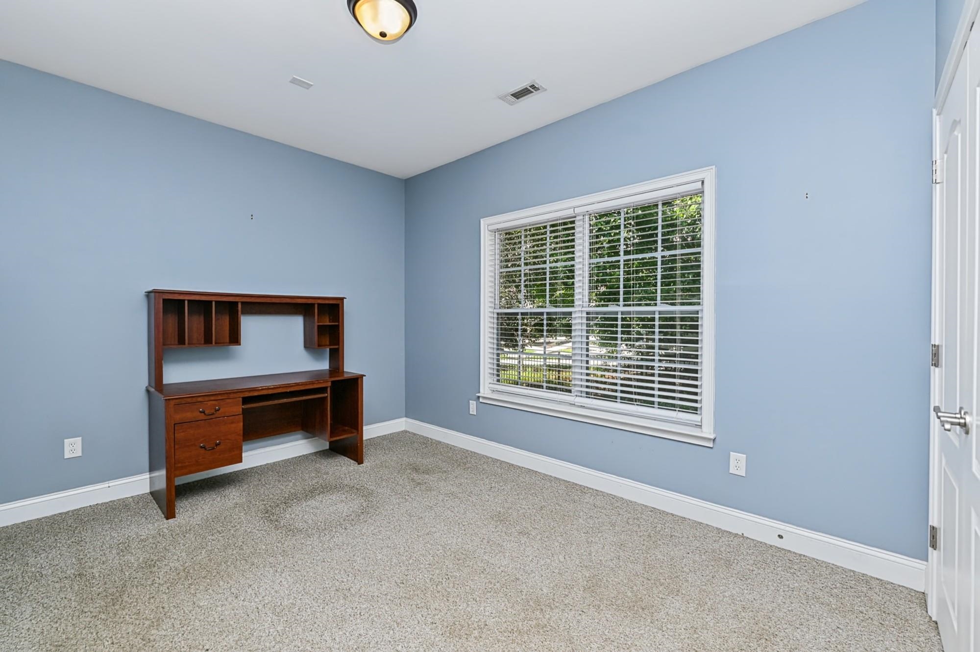 300 Gladstone Way Property Photo 27