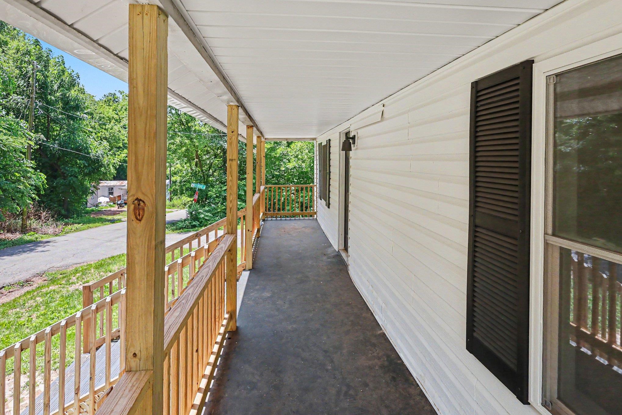 586 Hickory Drive Property Photo 4