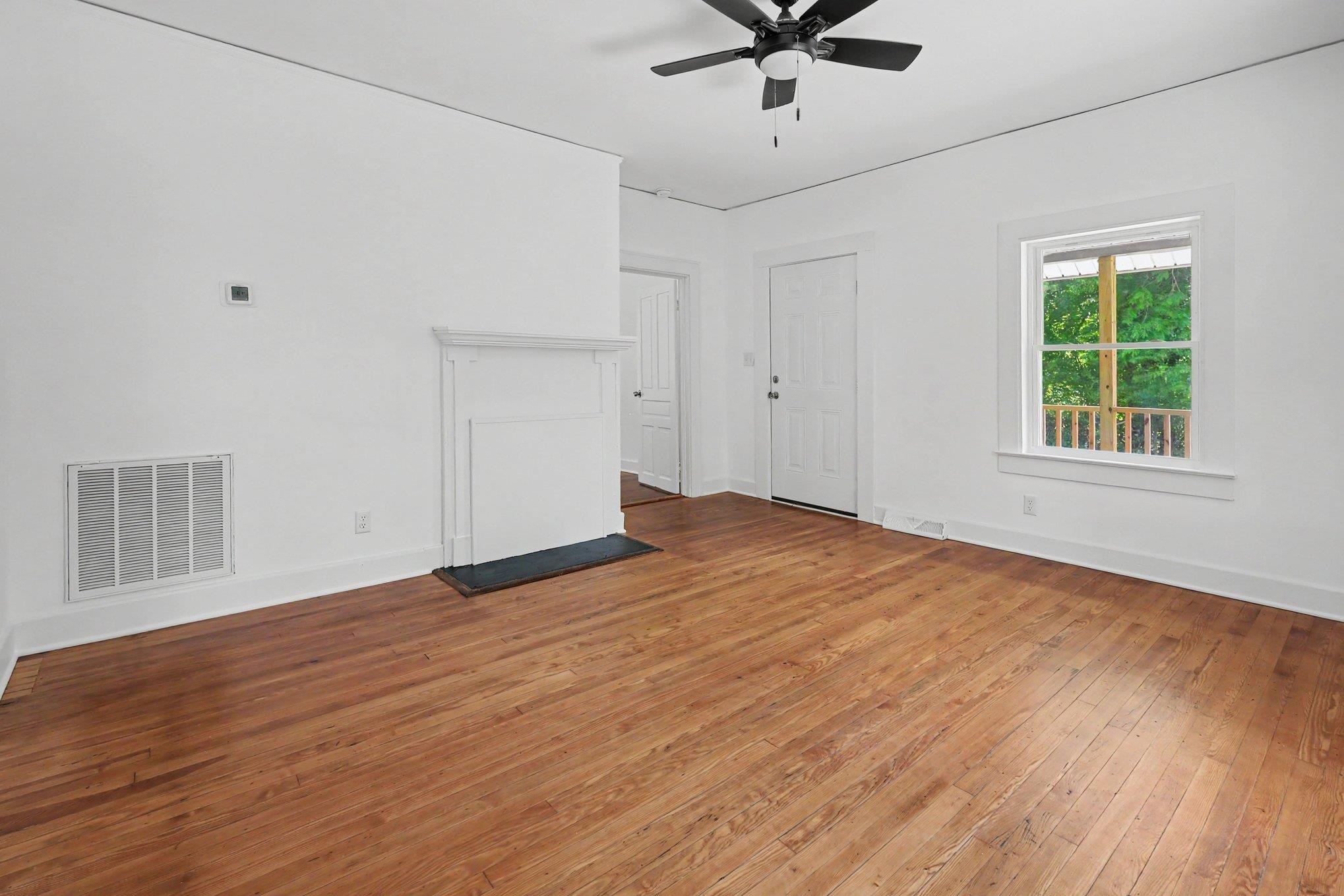 586 Hickory Drive Property Photo 6