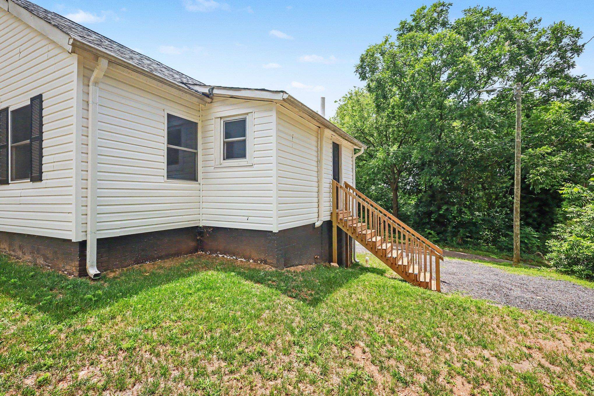 586 Hickory Drive Property Photo 16