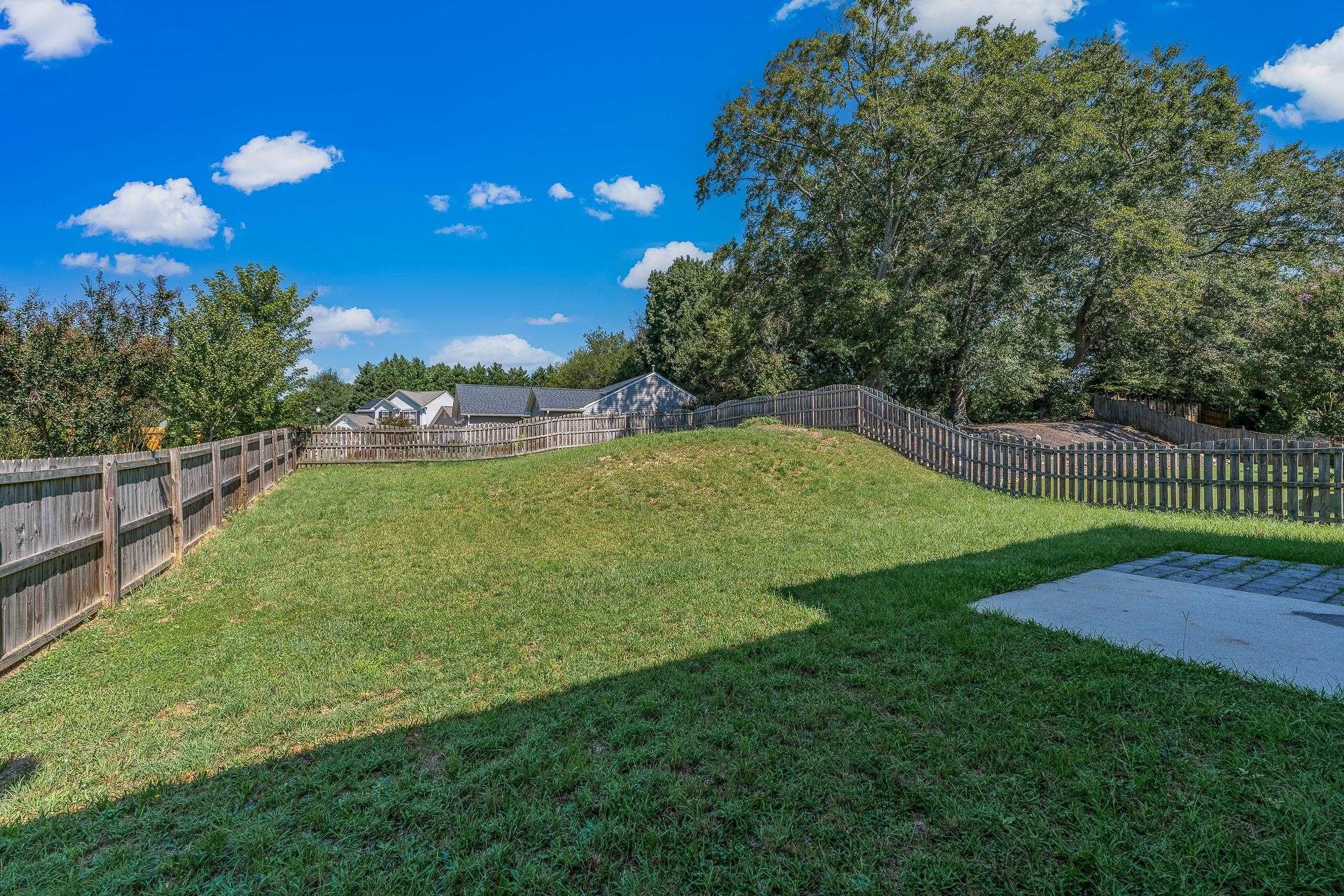 511 Smoothstone Drive Property Photo 4