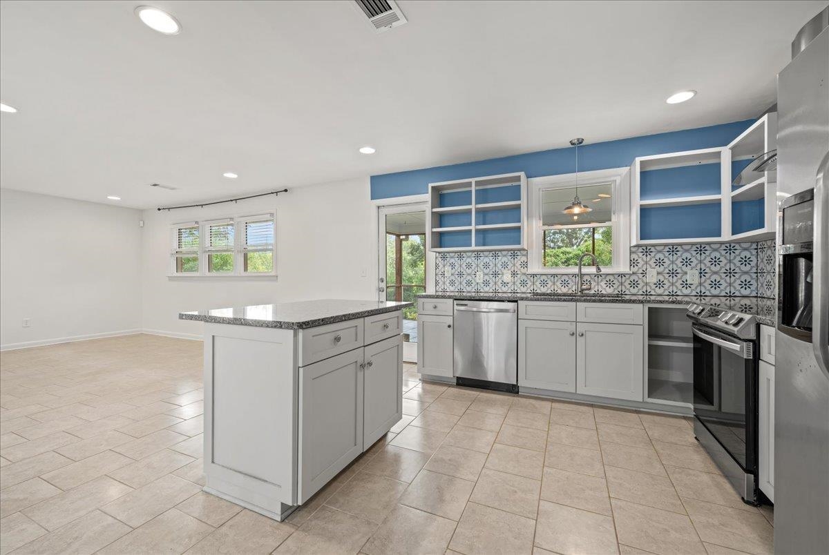 16 Starsdale Circle Property Photo 6