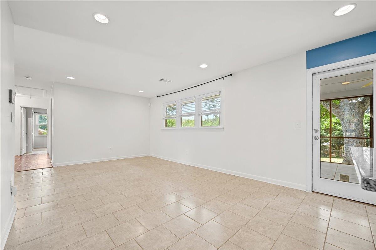 16 Starsdale Circle Property Photo 9