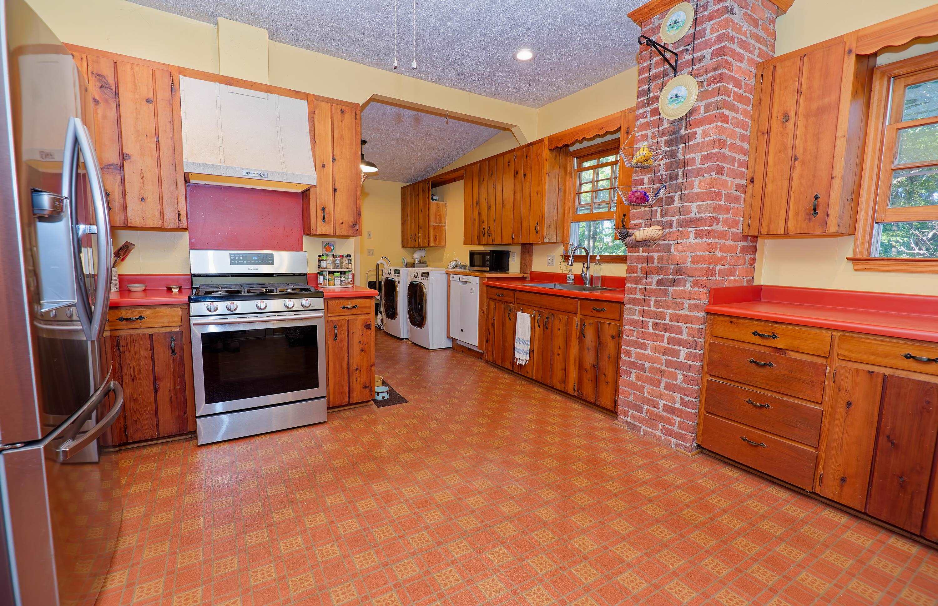 700 N Trade (b) Avenue Property Photo 16