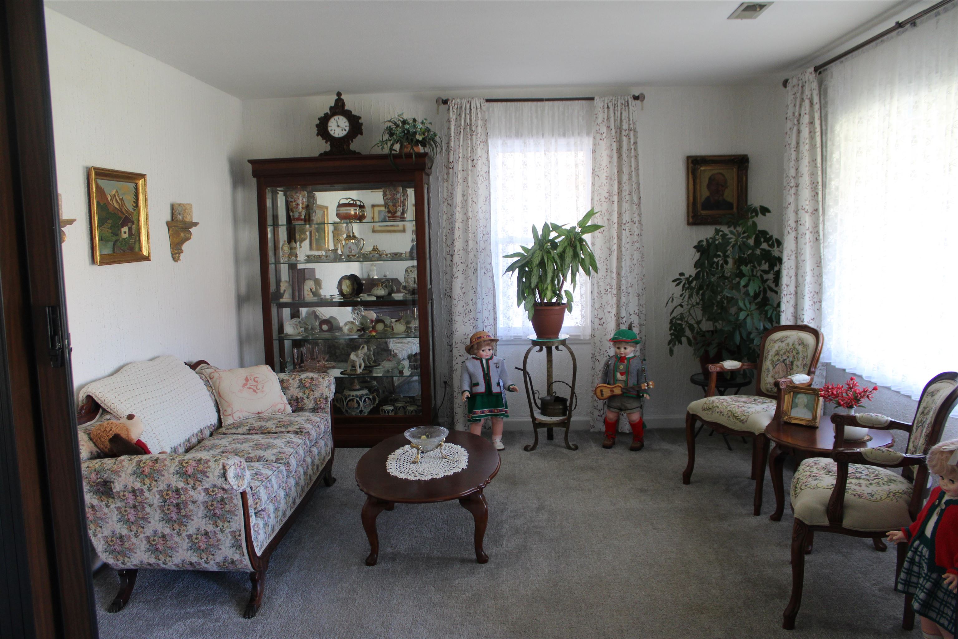 1285 Springdale Road Property Photo 6