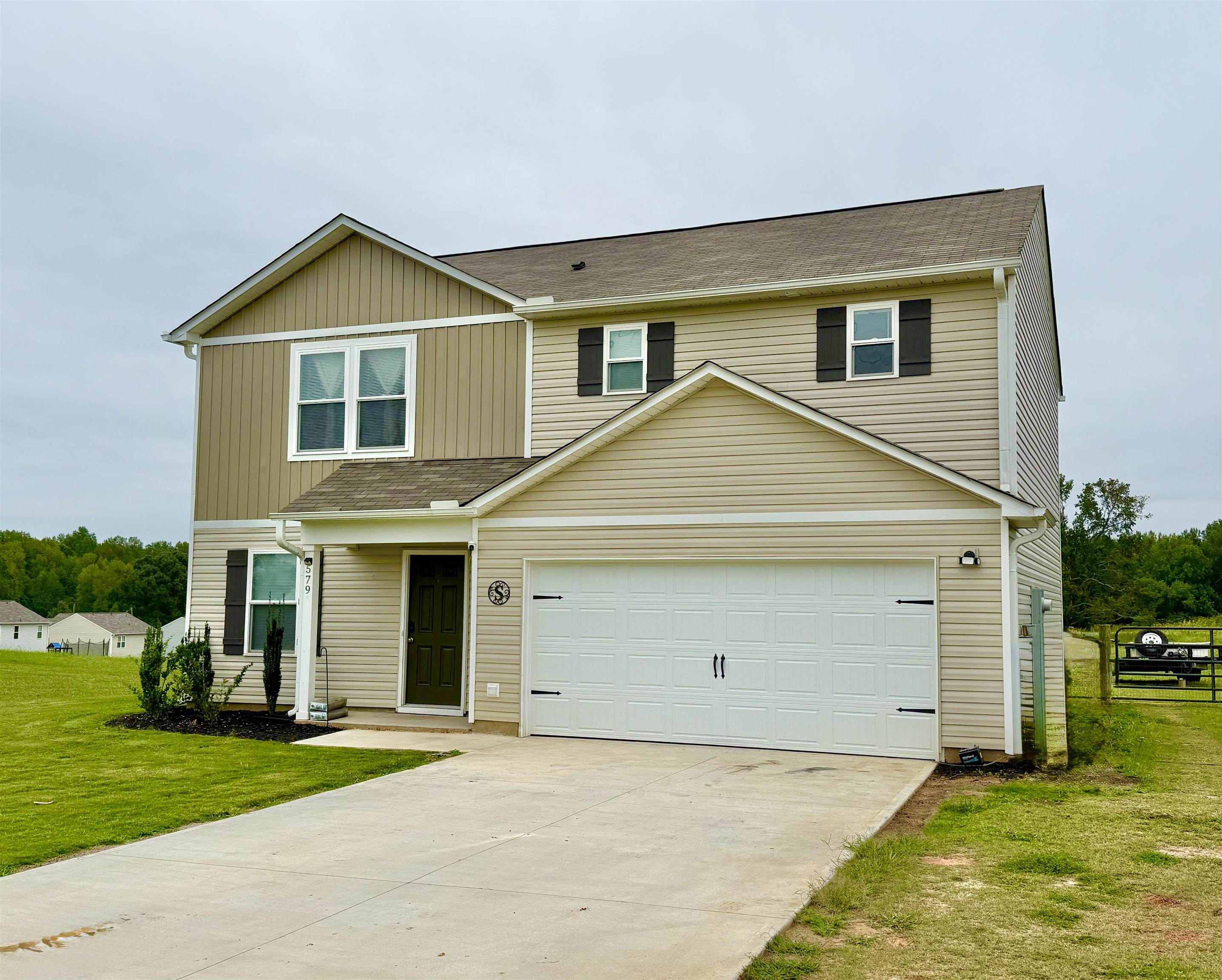 579 Potter Road Property Photo 2