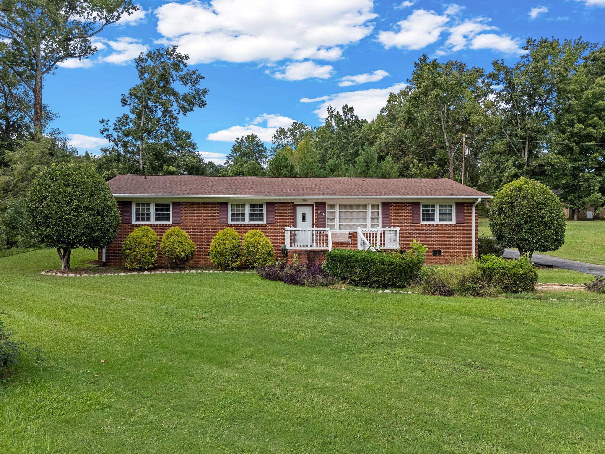 808 Primrose Lane Property Photo 1