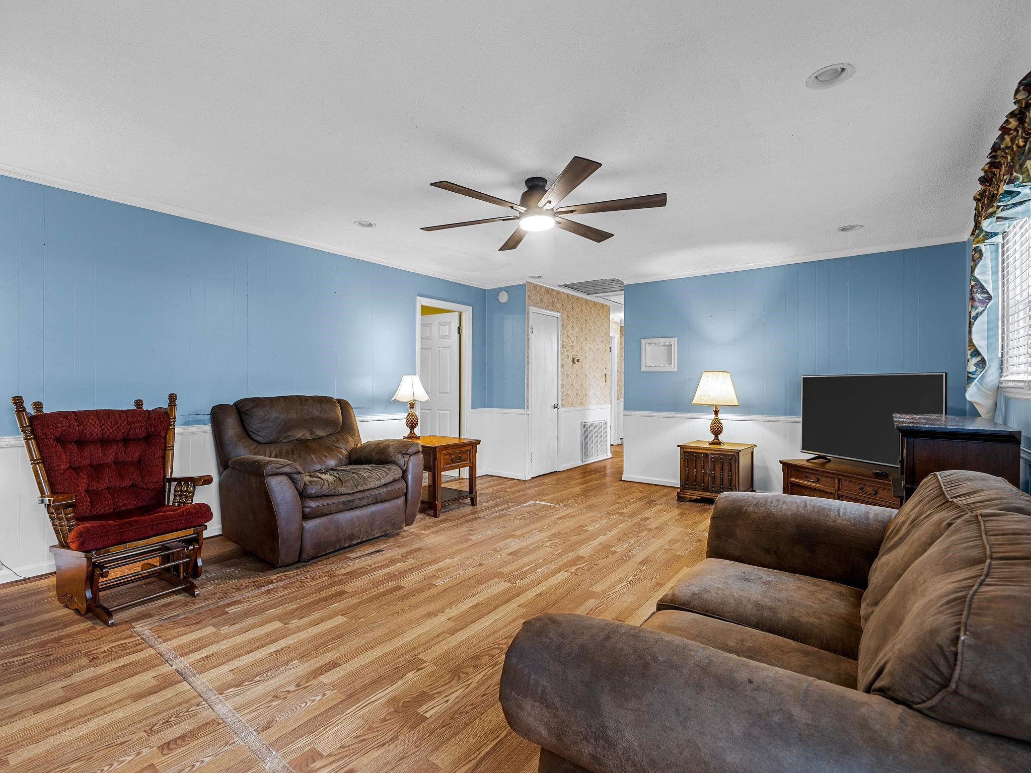 808 Primrose Lane Property Photo 6