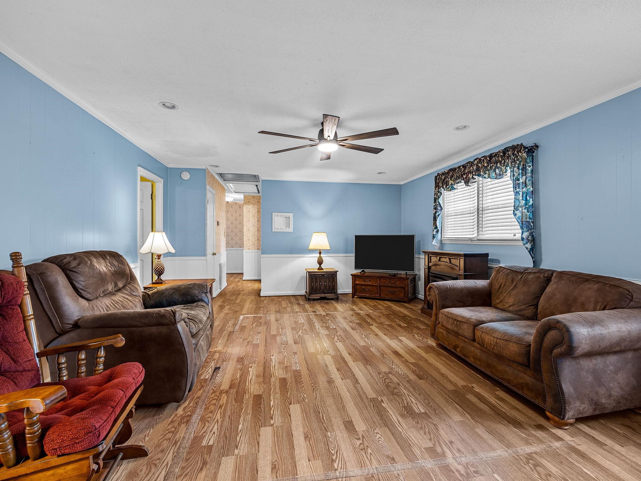 808 Primrose Lane Property Photo 7