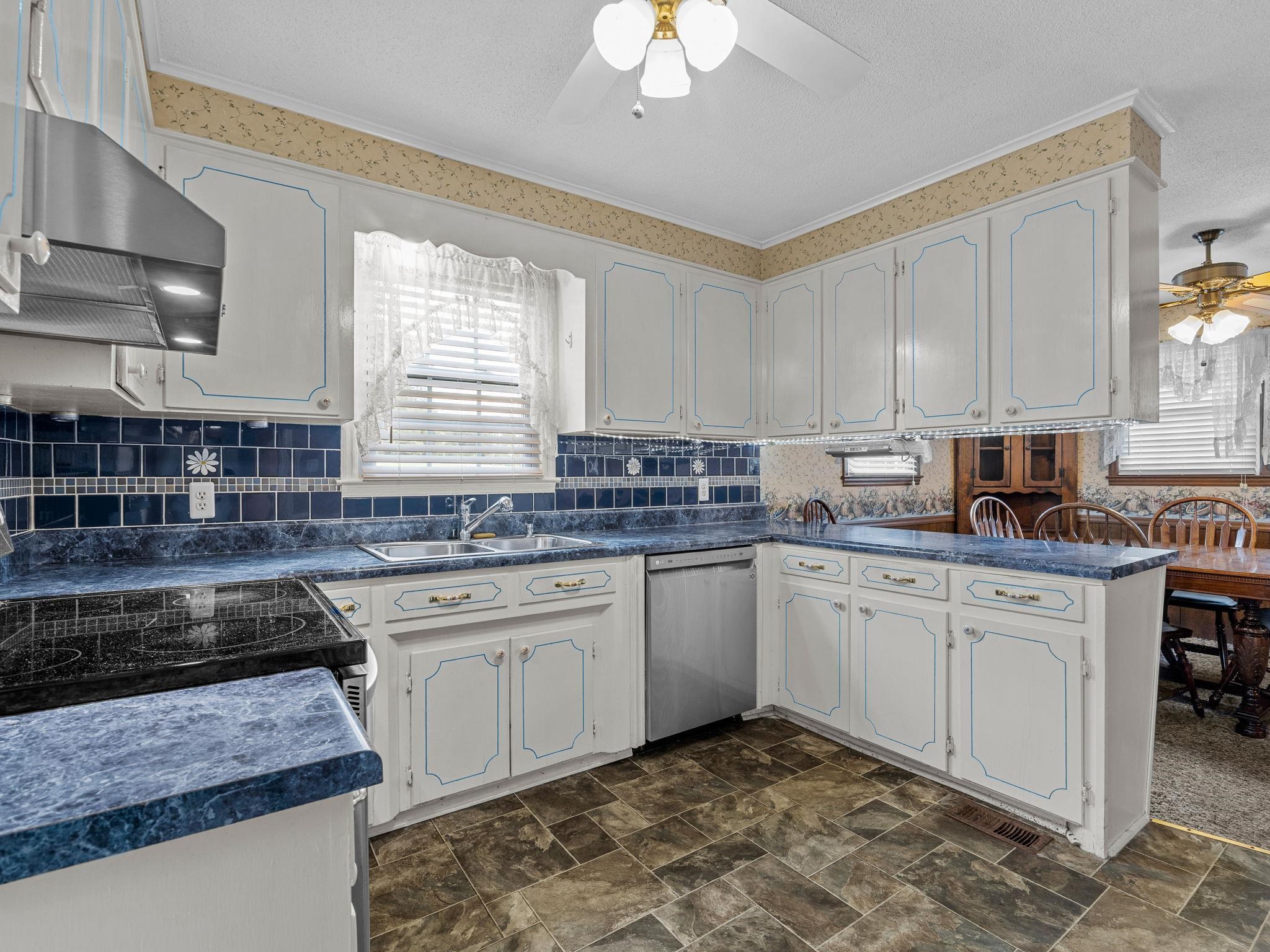 808 Primrose Lane Property Photo 16