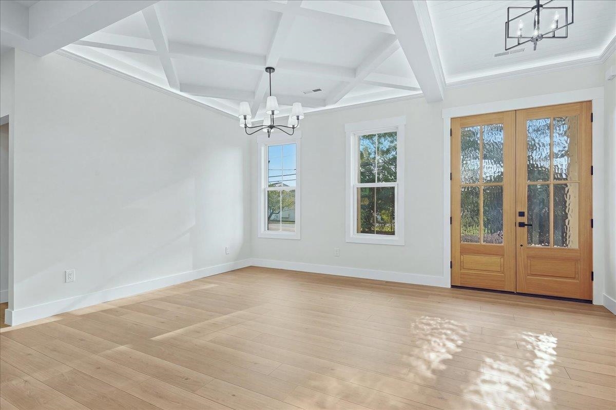 201 Maple Street Property Photo 6