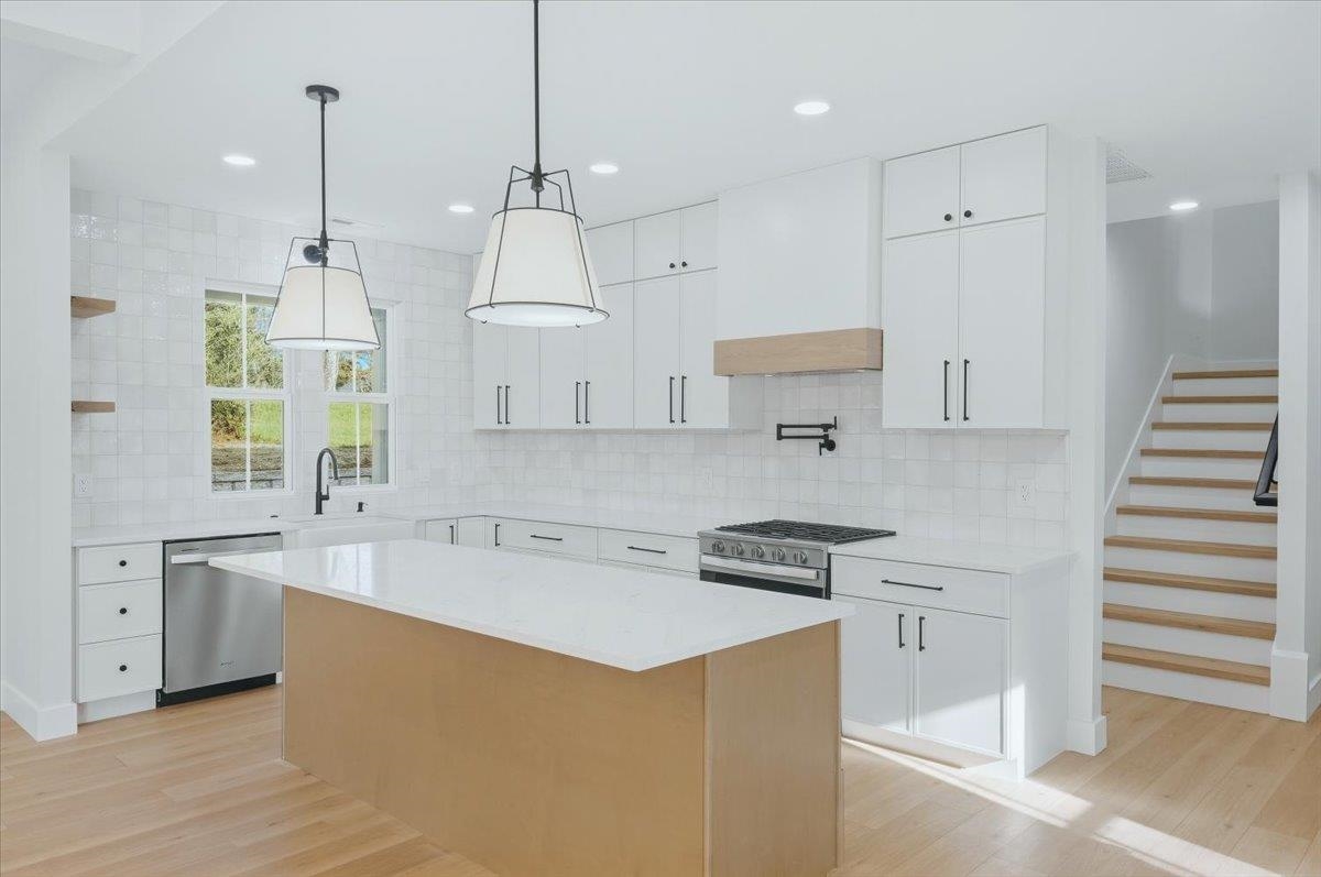 201 Maple Street Property Photo 9