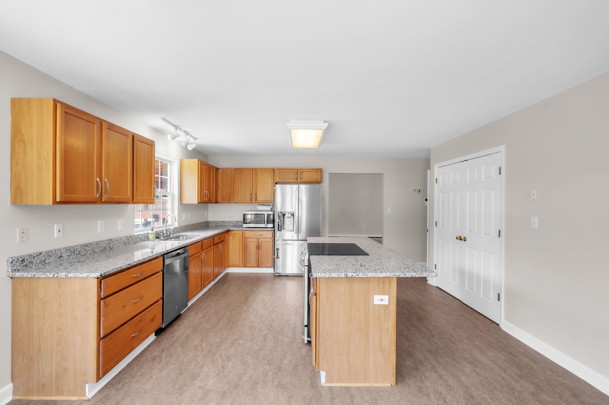 356 Garnet Valley Drive Property Photo 11