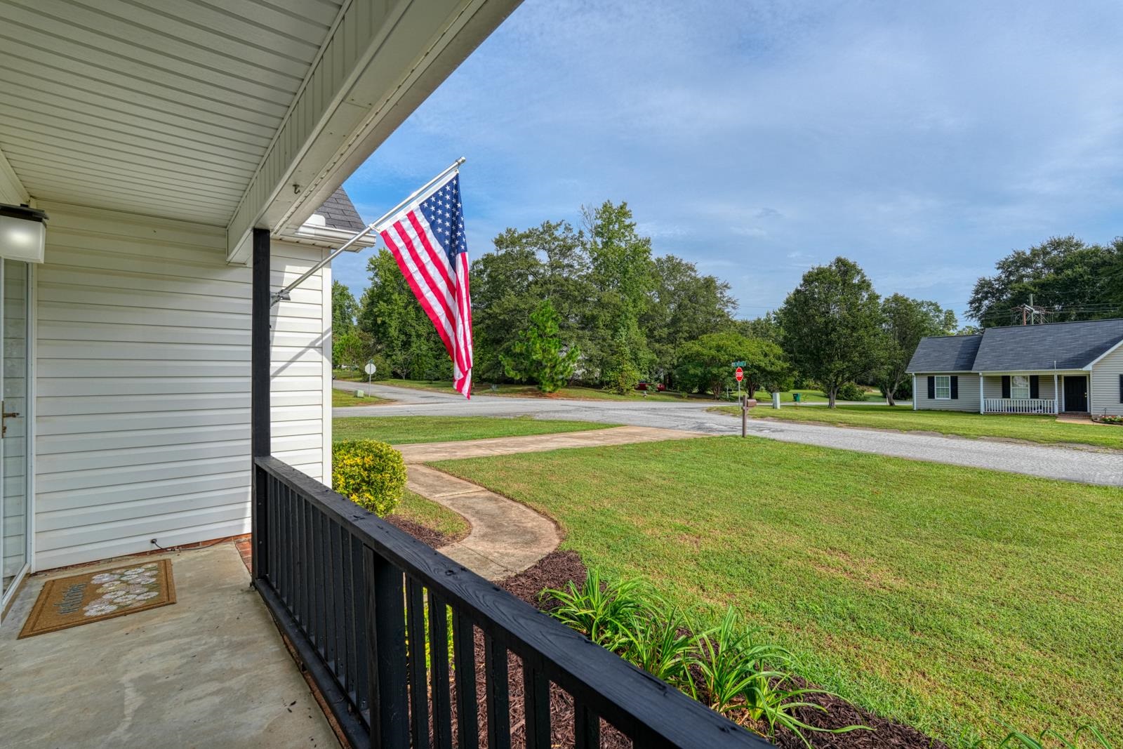 300 E Myles Lane Property Photo 2