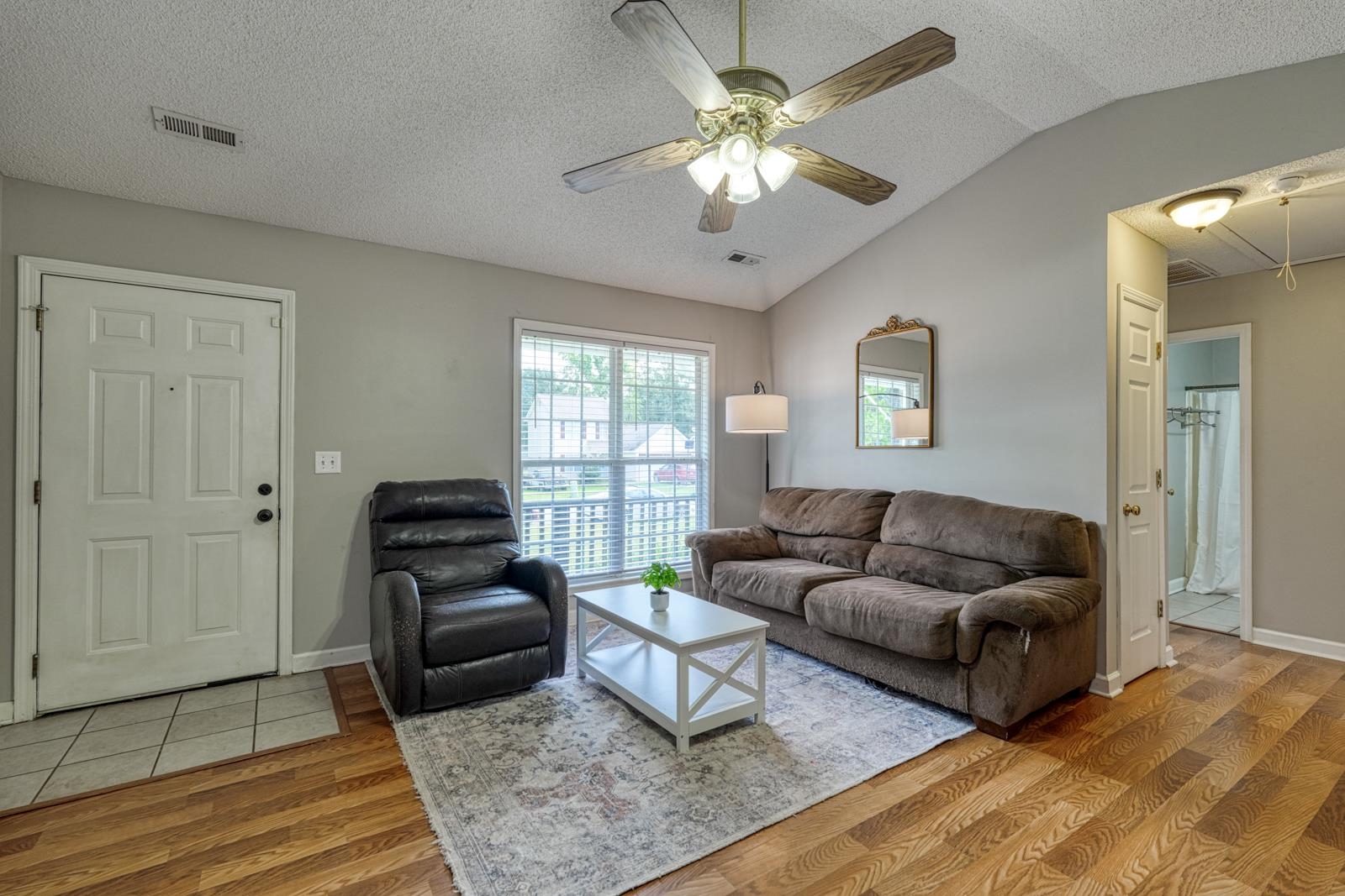 300 E Myles Lane Property Photo 4
