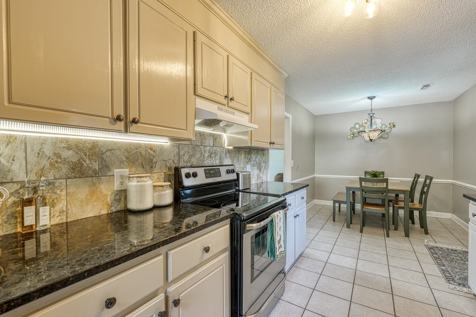 300 E Myles Lane Property Photo 12