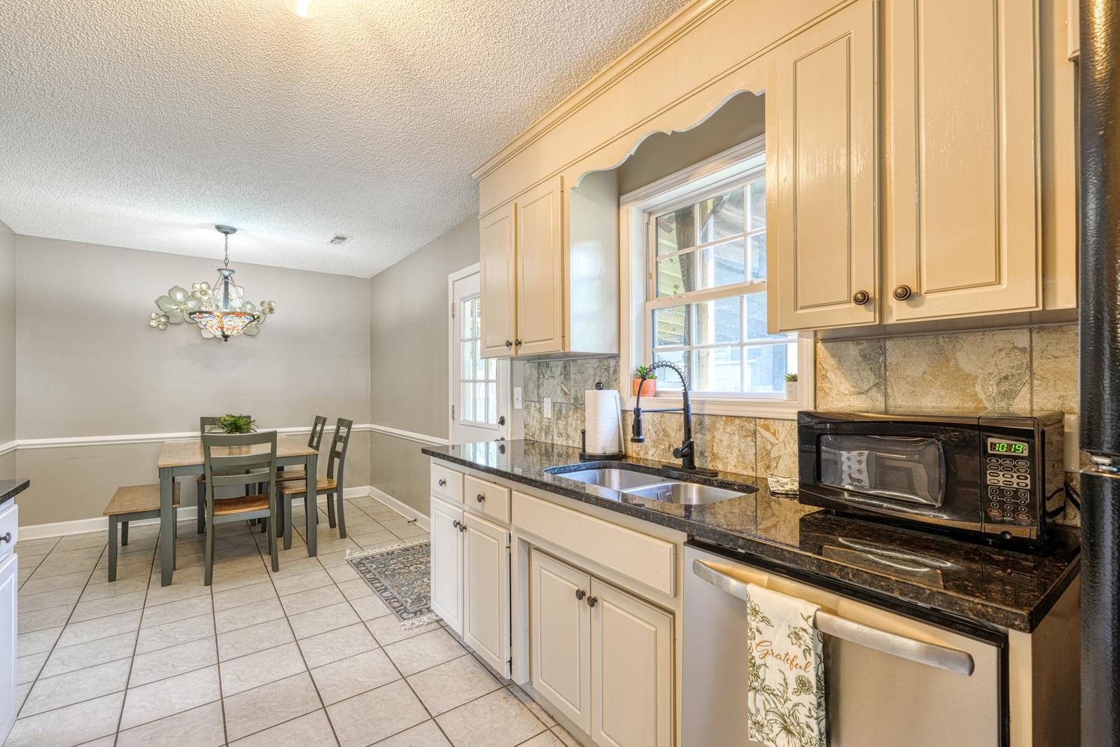 300 E Myles Lane Property Photo 13