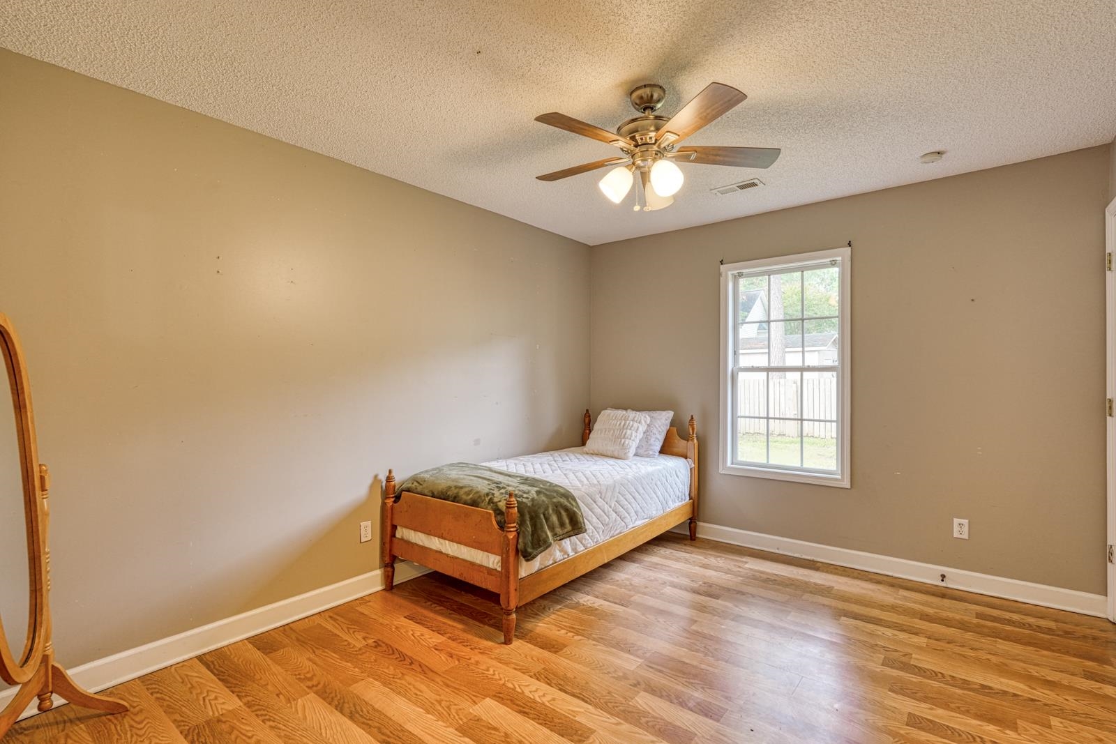 300 E Myles Lane Property Photo 14