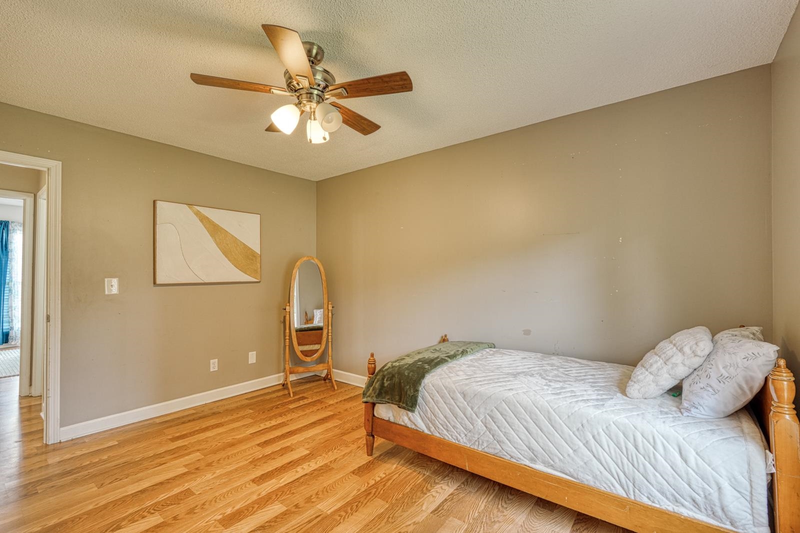 300 E Myles Lane Property Photo 16