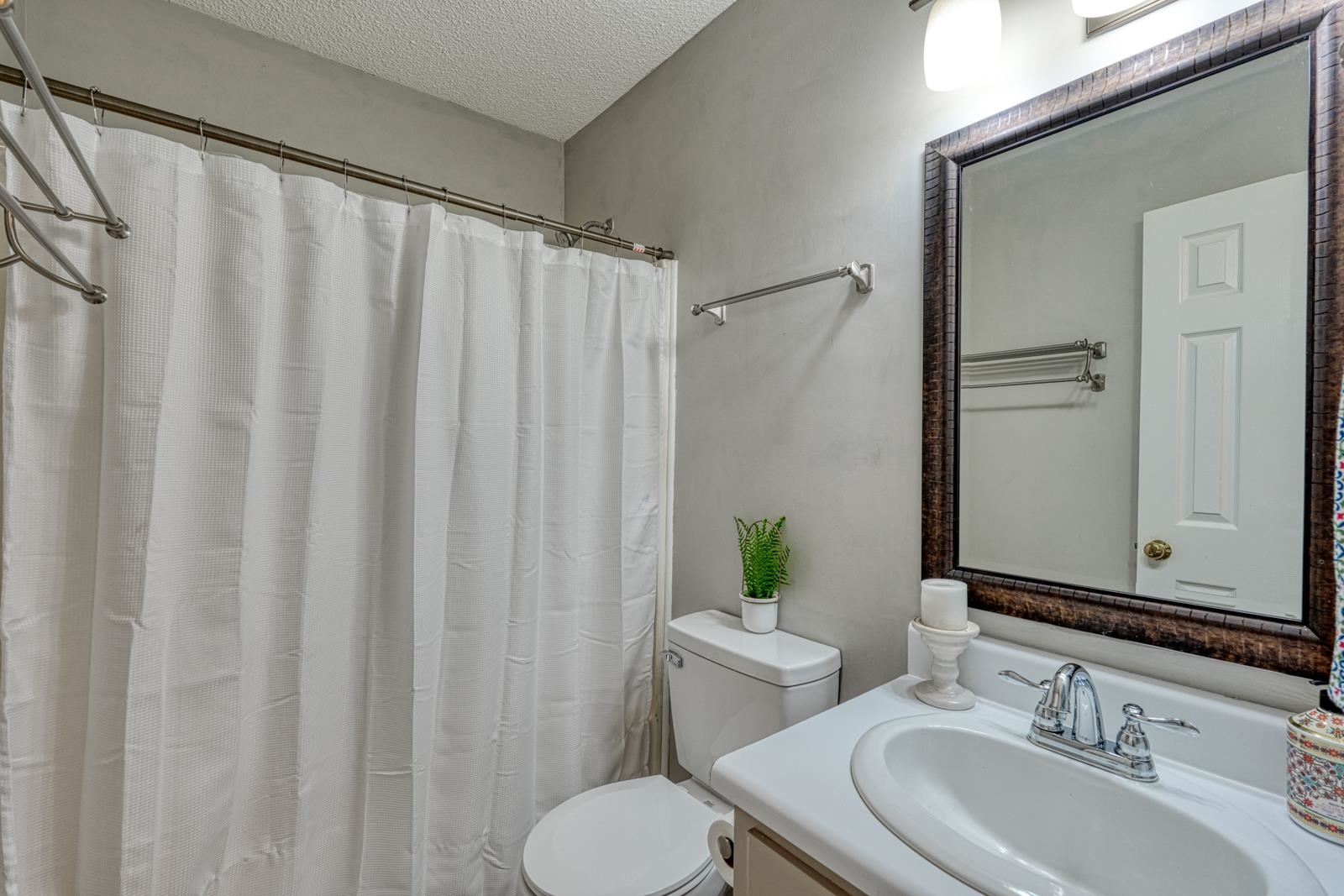 300 E Myles Lane Property Photo 17