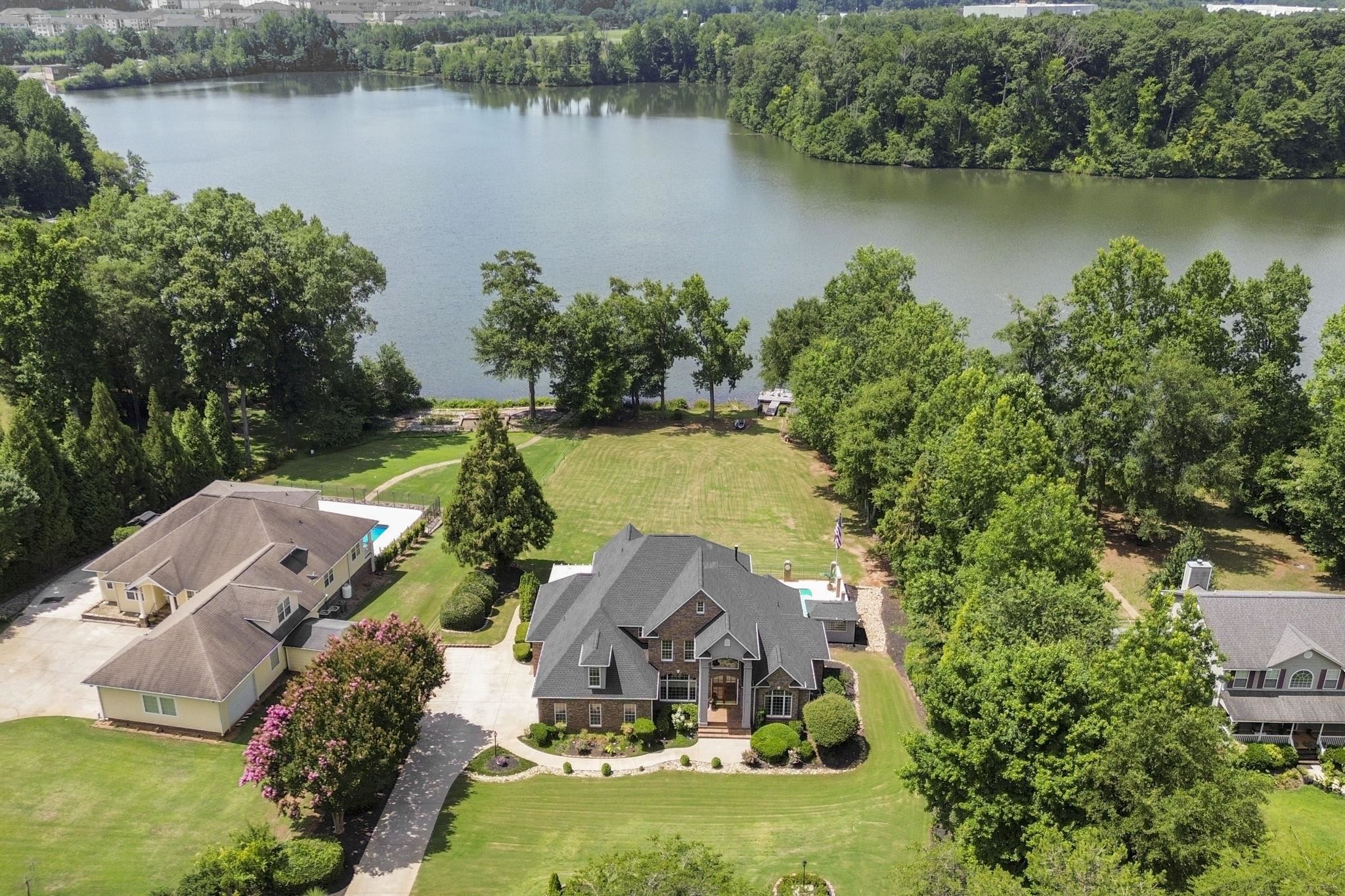 227 Woodlake Drive Property Photo 3