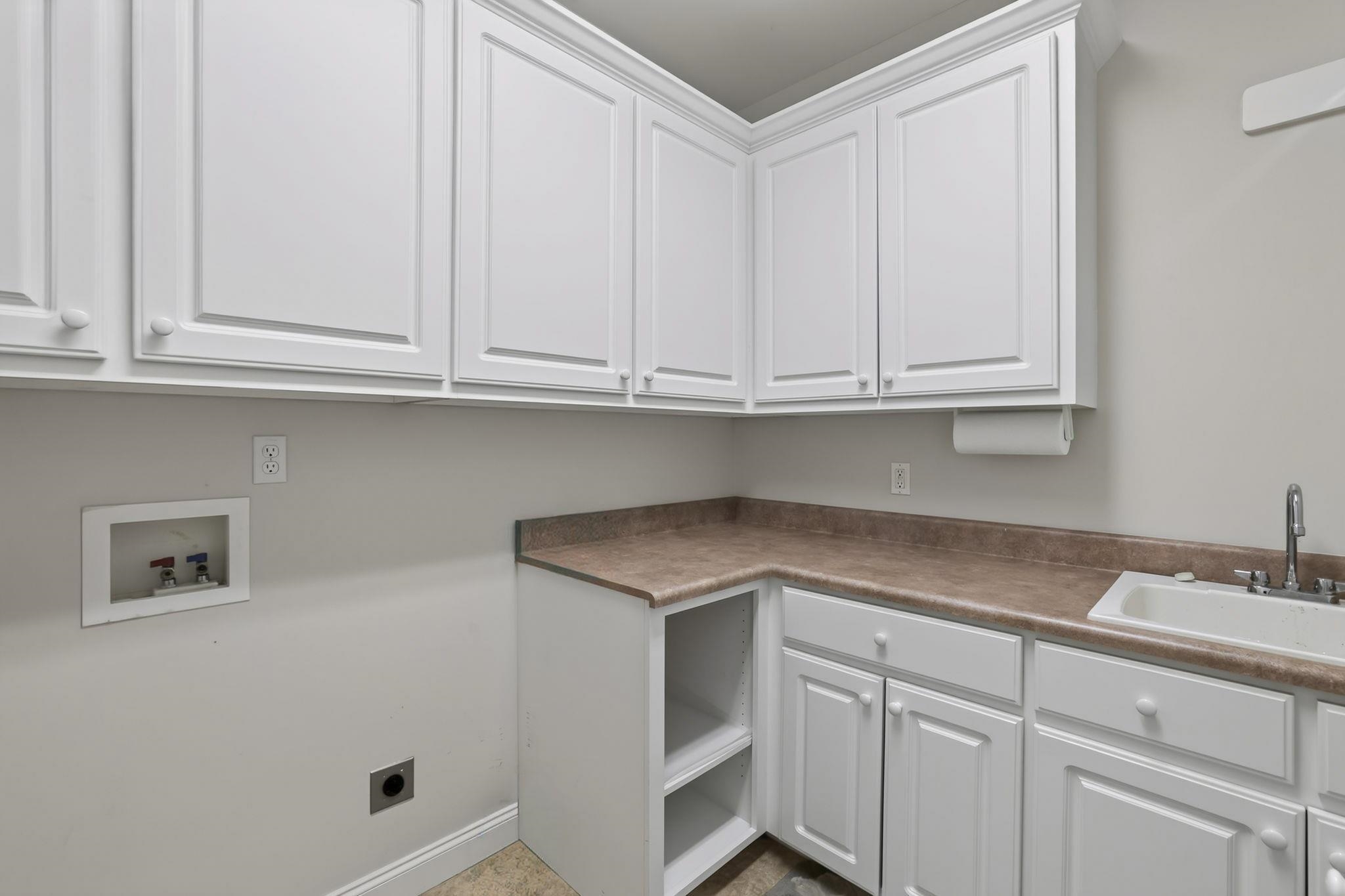 227 Woodlake Drive Property Photo 27