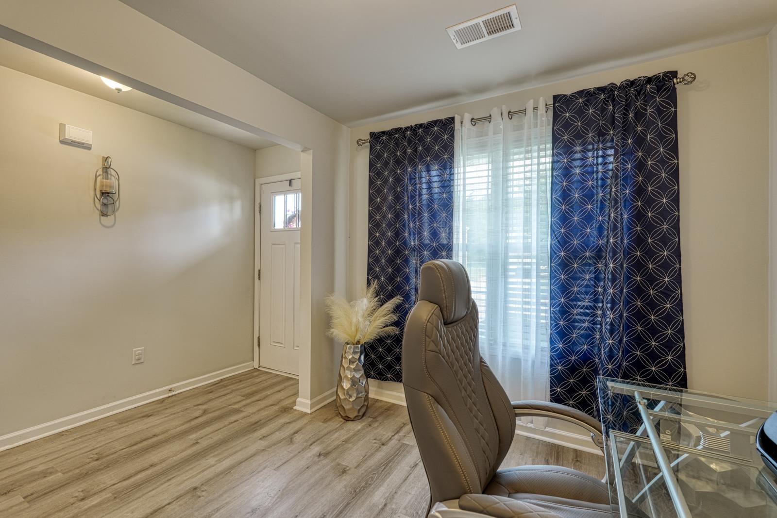 454 Grantham Court Property Photo 4