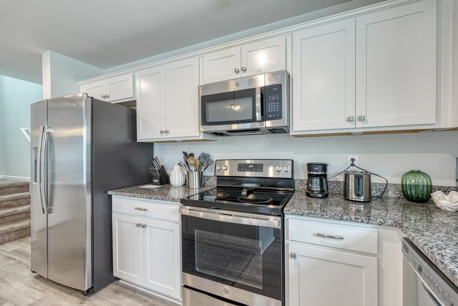 454 Grantham Court Property Photo 13