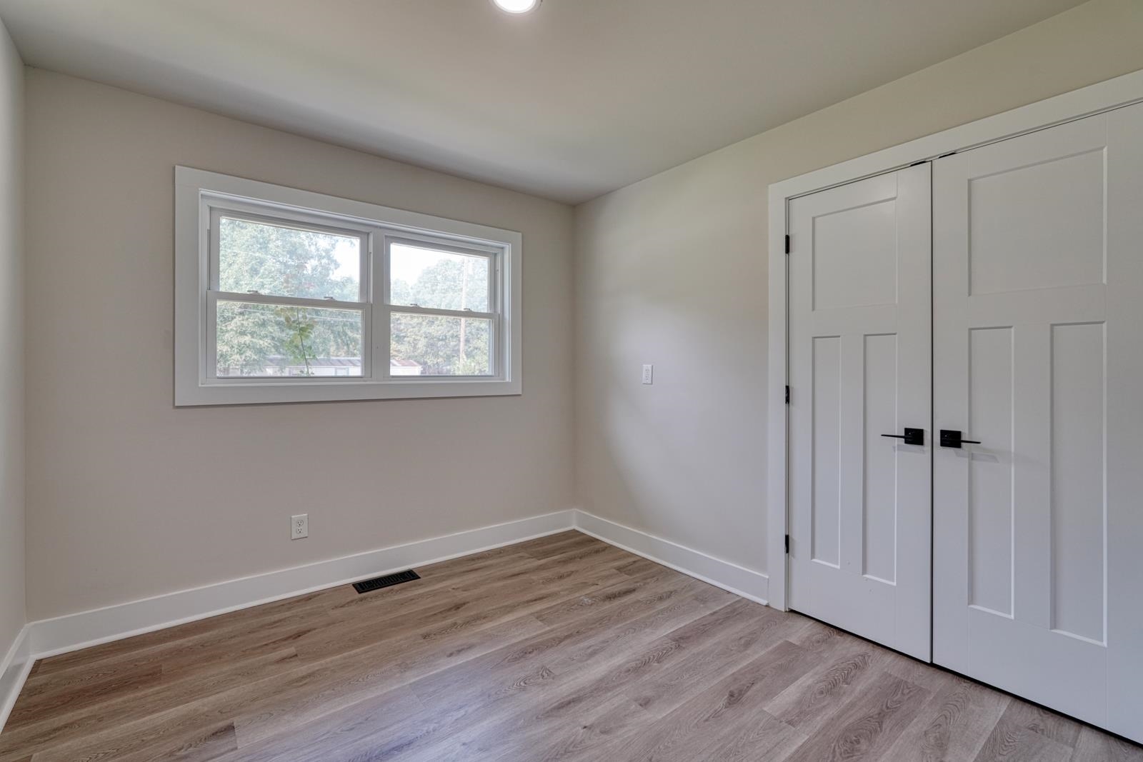 303 Watson Road Property Photo 26