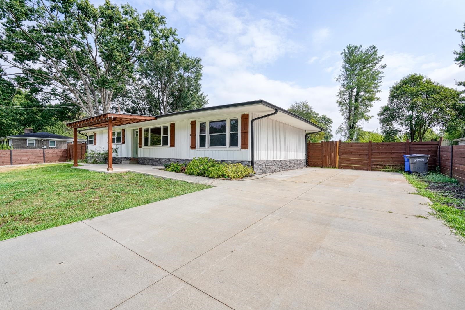 303 Watson Road Property Photo 49