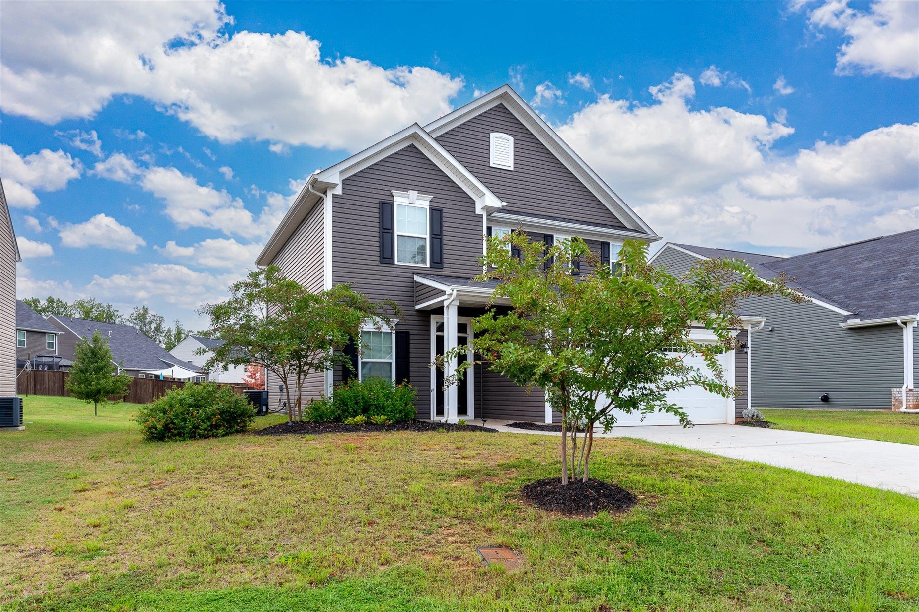 28 Wiltshire Circle Property Photo 3