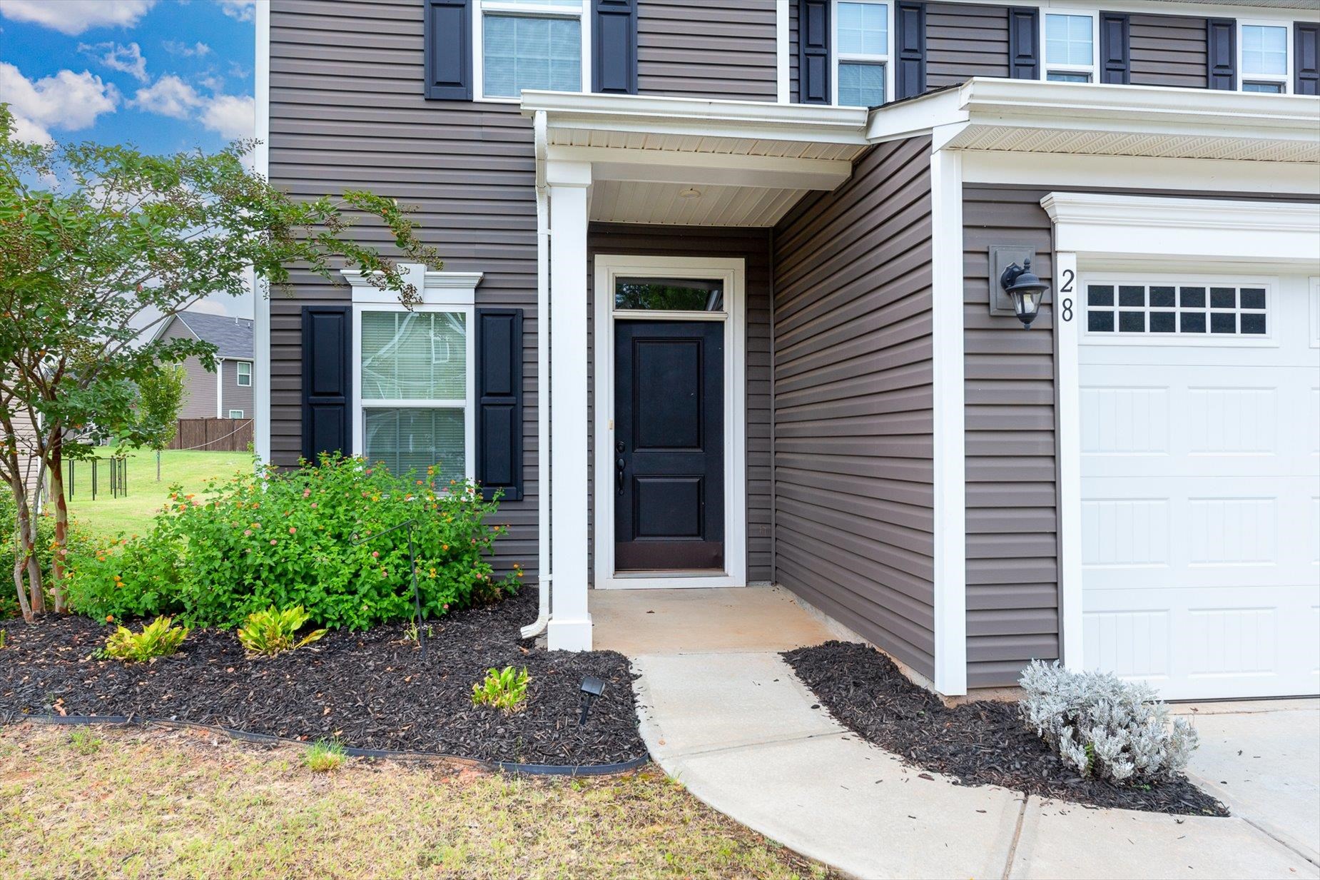 28 Wiltshire Circle Property Photo 4