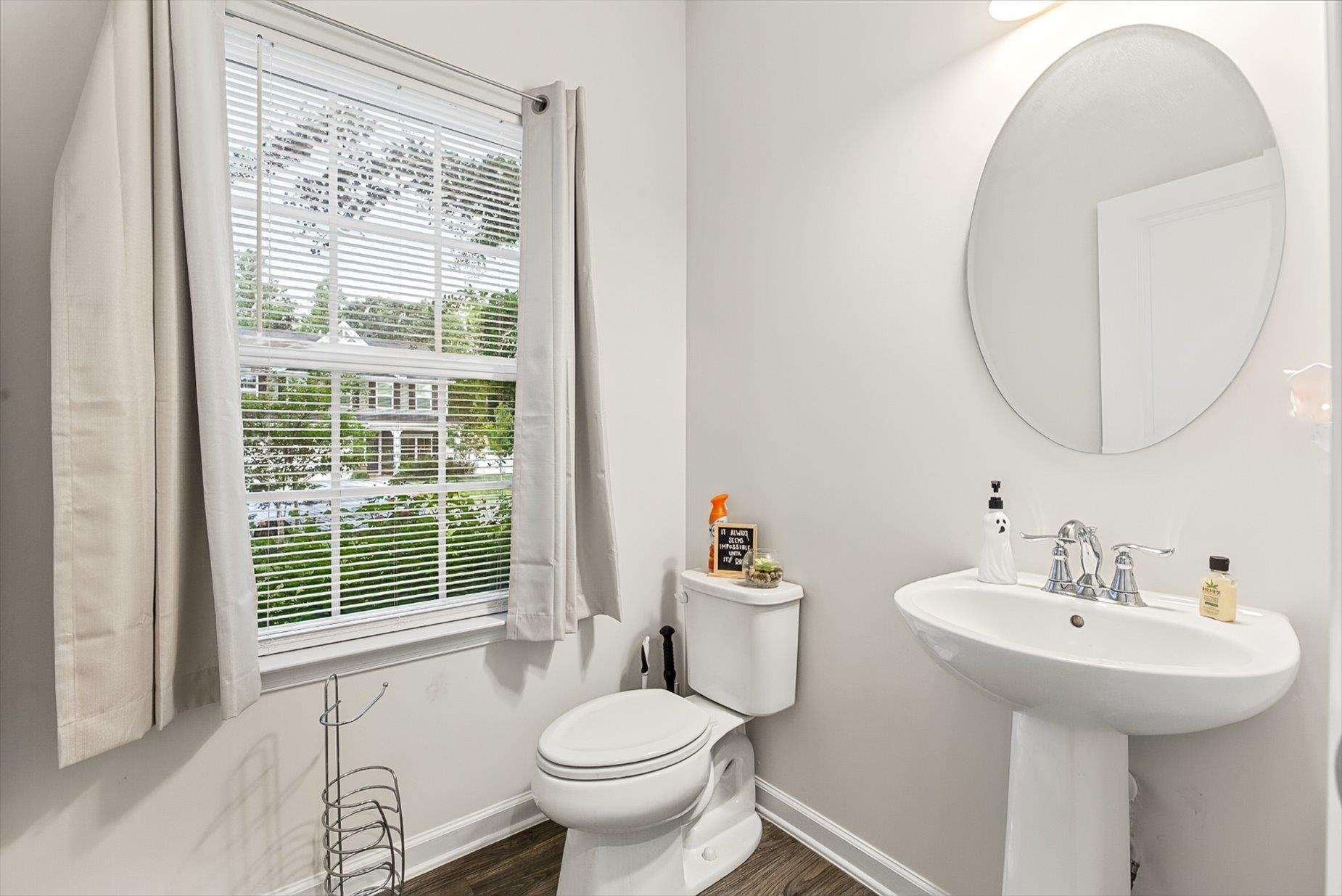 28 Wiltshire Circle Property Photo 6