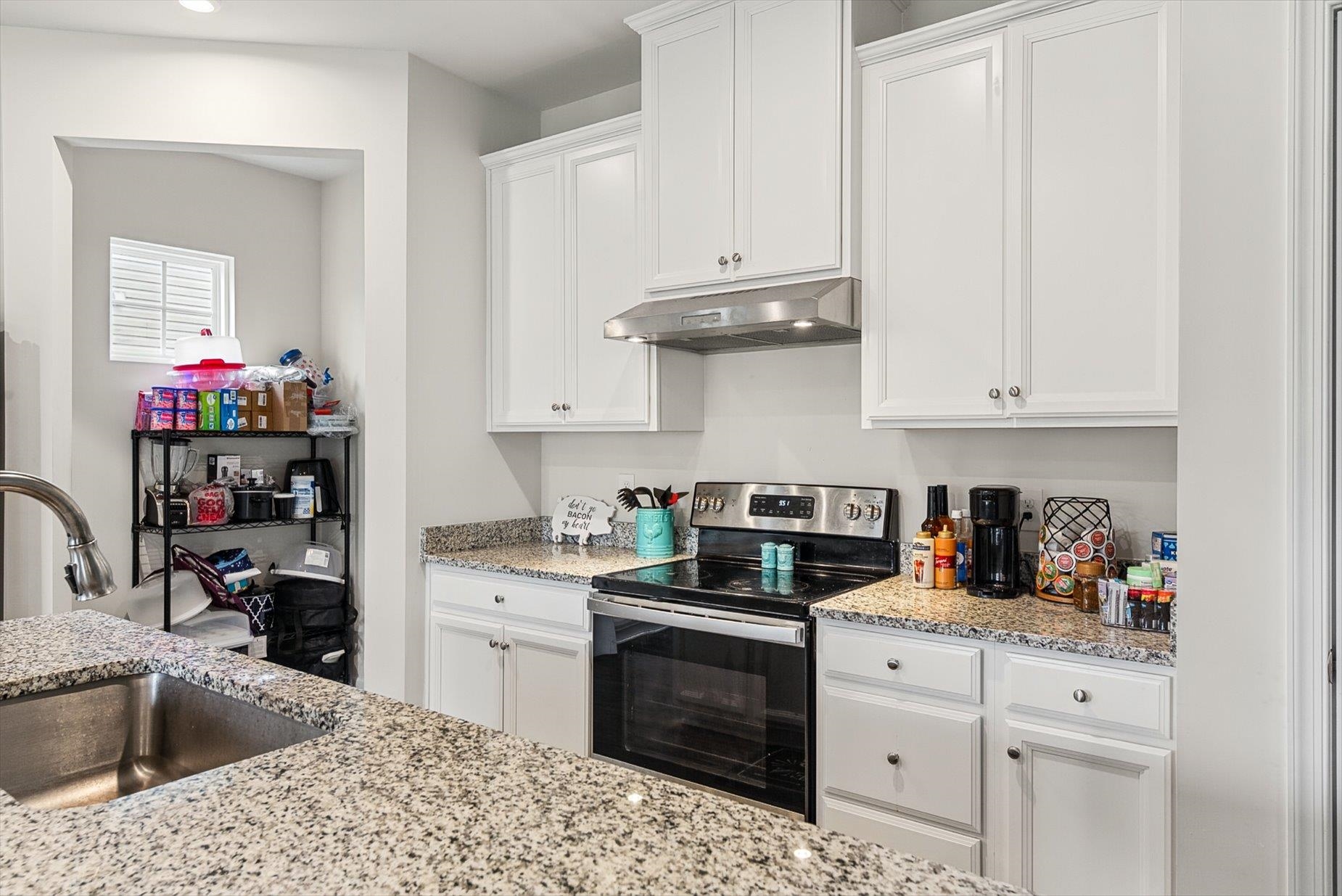 28 Wiltshire Circle Property Photo 14