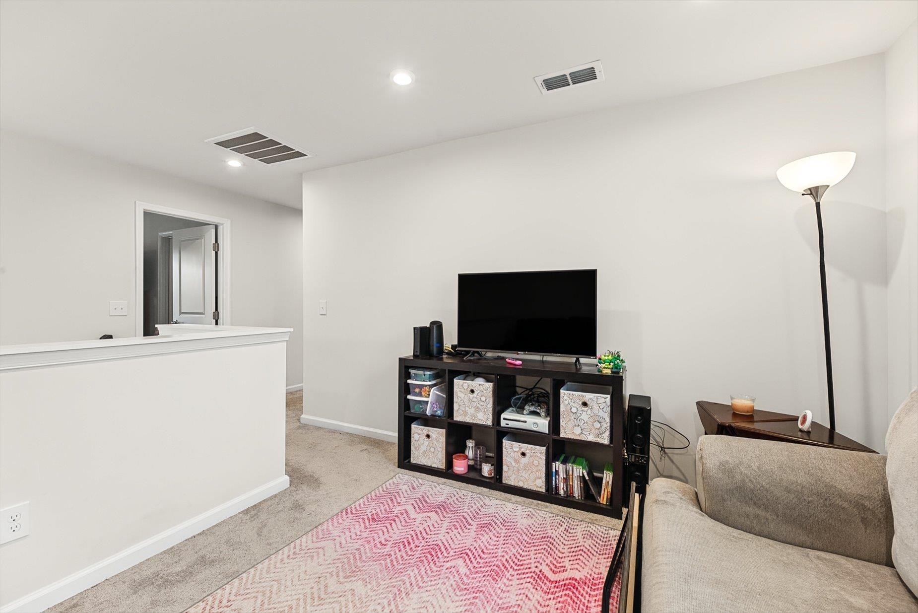 28 Wiltshire Circle Property Photo 16