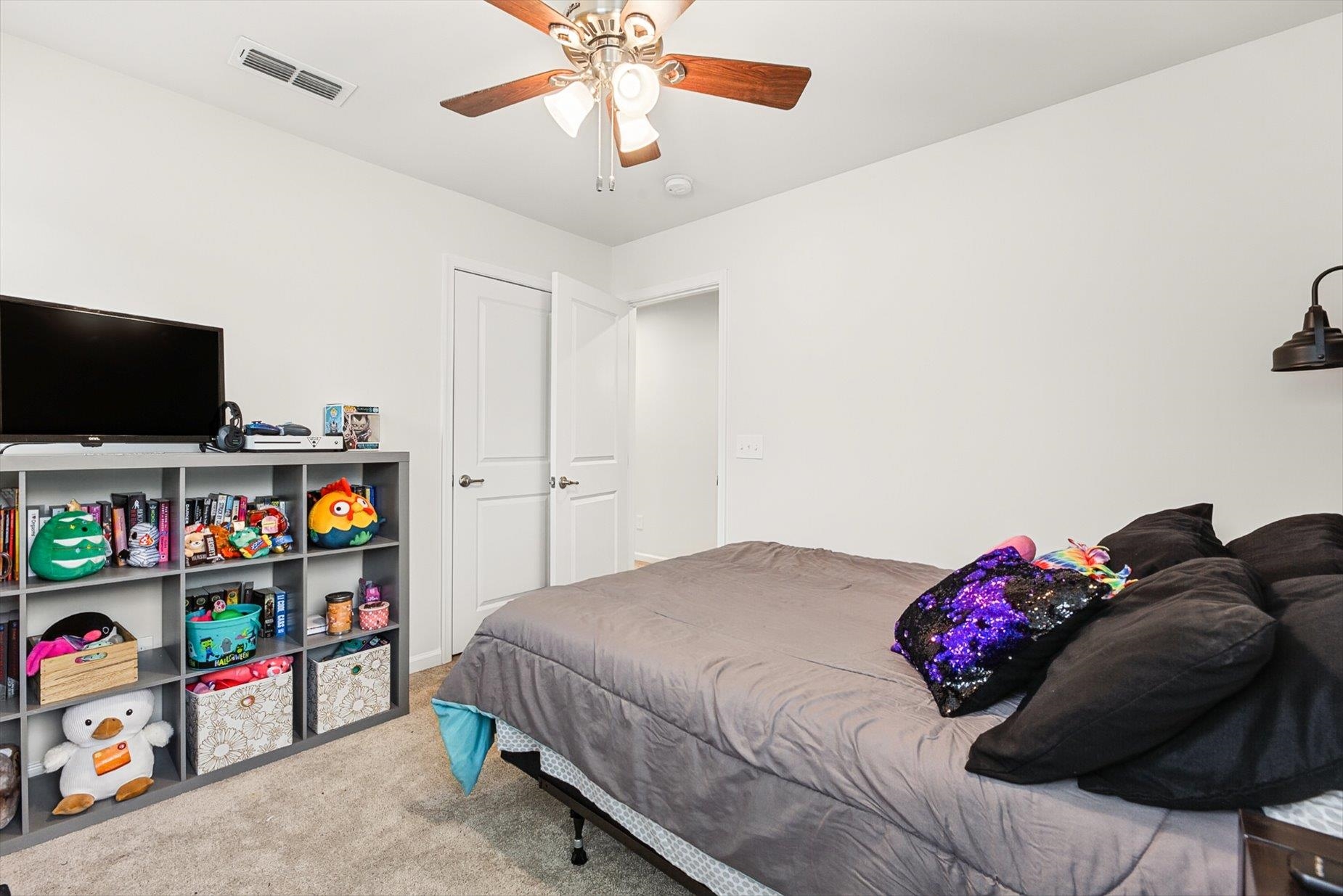 28 Wiltshire Circle Property Photo 23