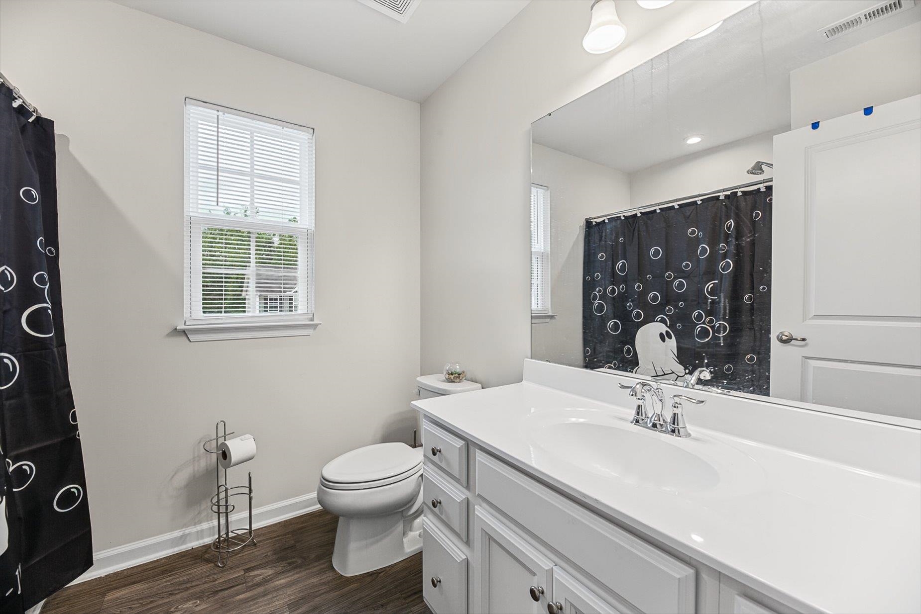 28 Wiltshire Circle Property Photo 26