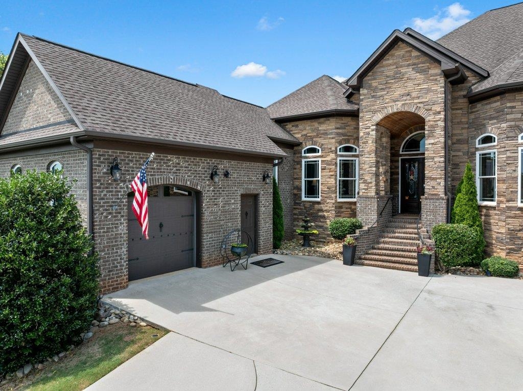504 World Tour Drive Property Photo 5