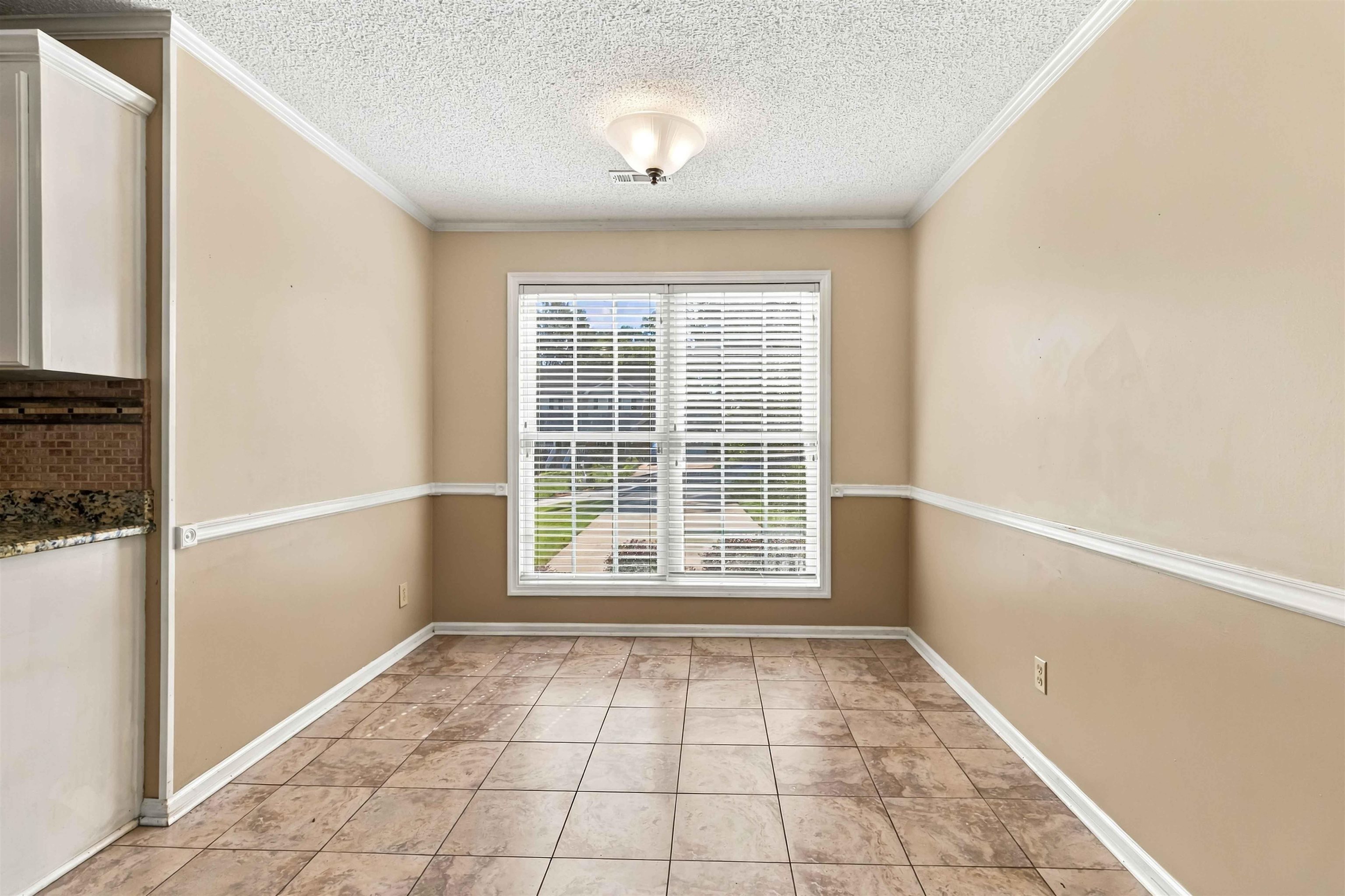 125 Woodcreek Drive Property Photo 11