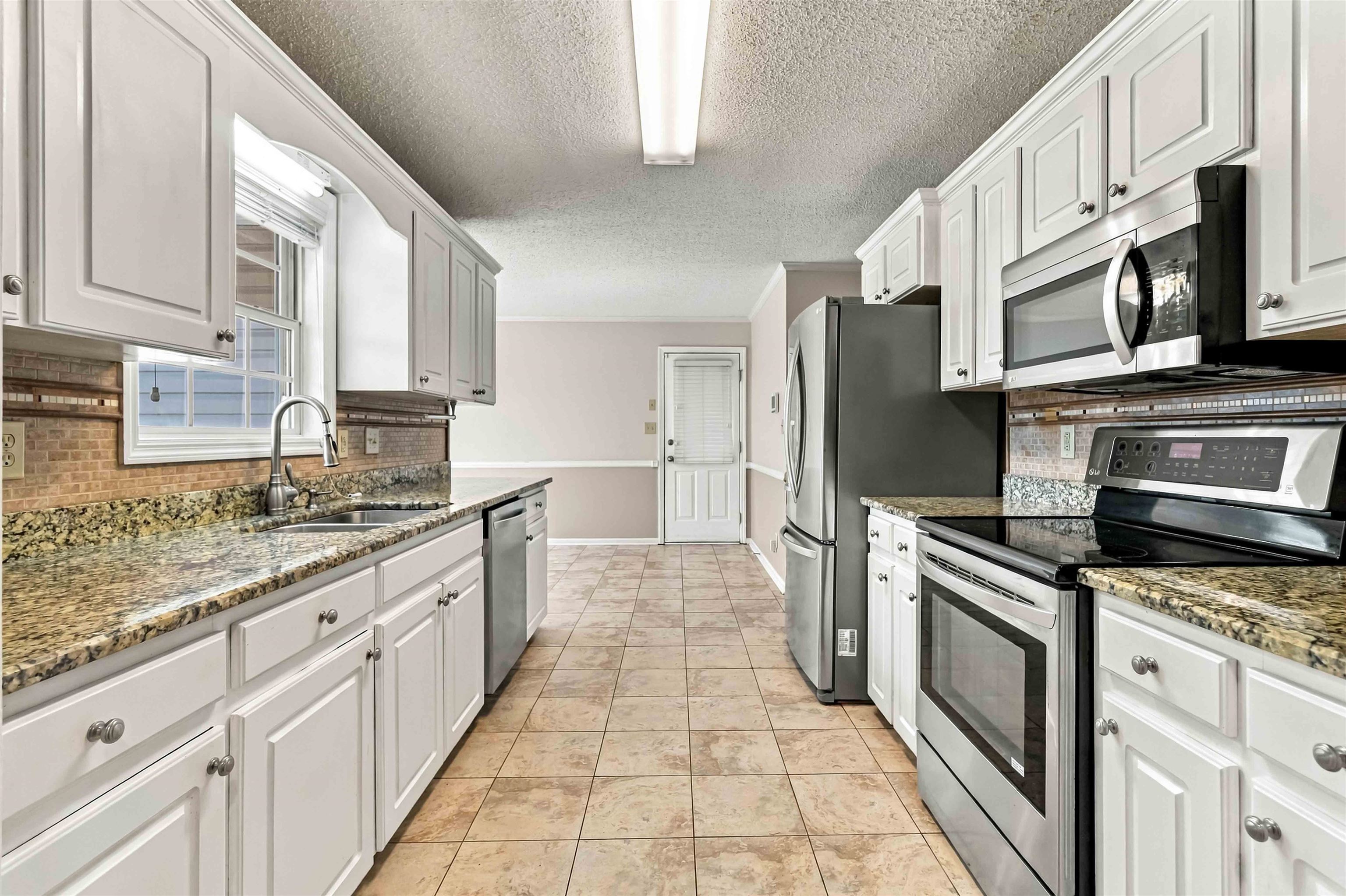 125 Woodcreek Drive Property Photo 12